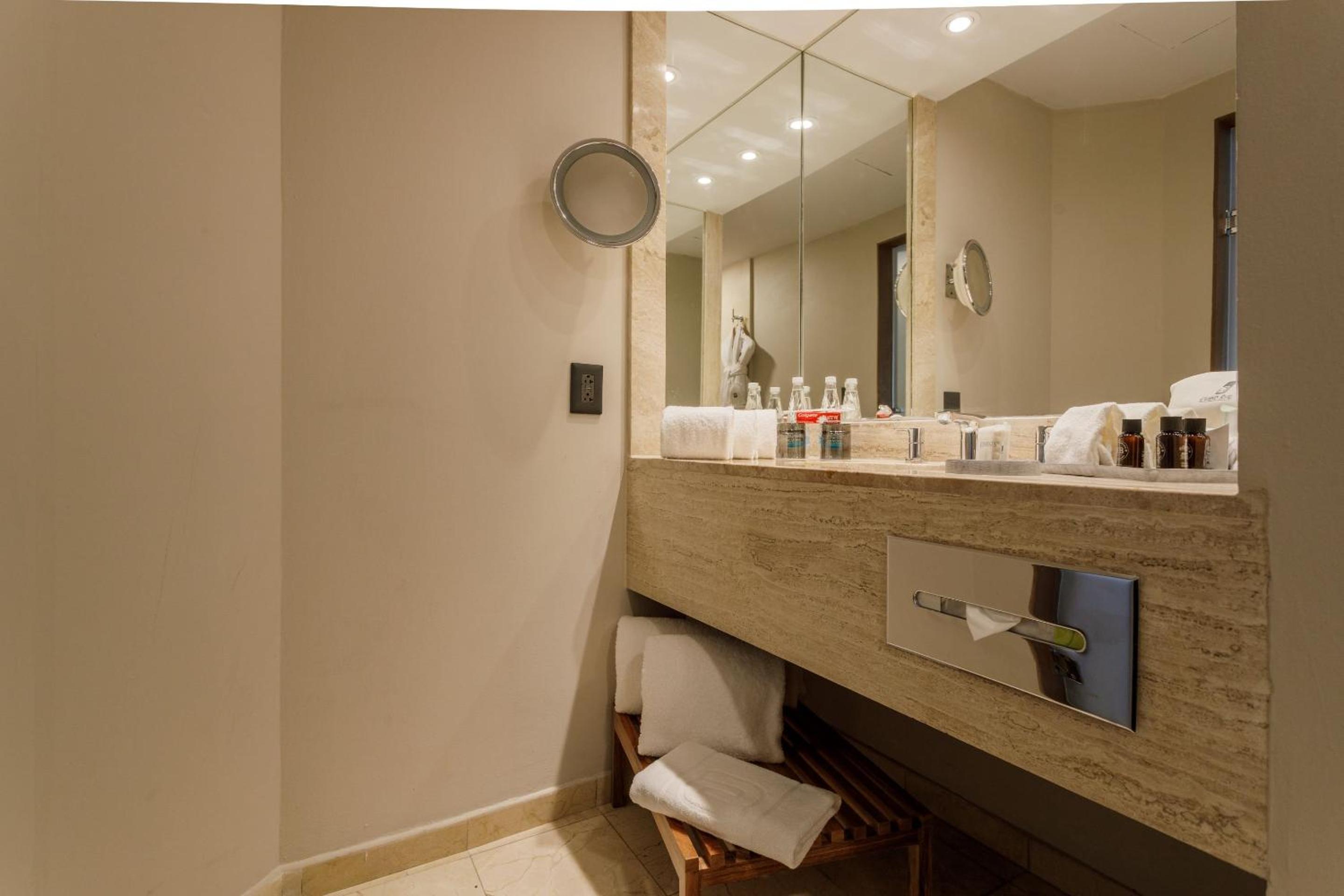 Camino Real Club Two Beds - Breakfast Included for Adults Only photo 3