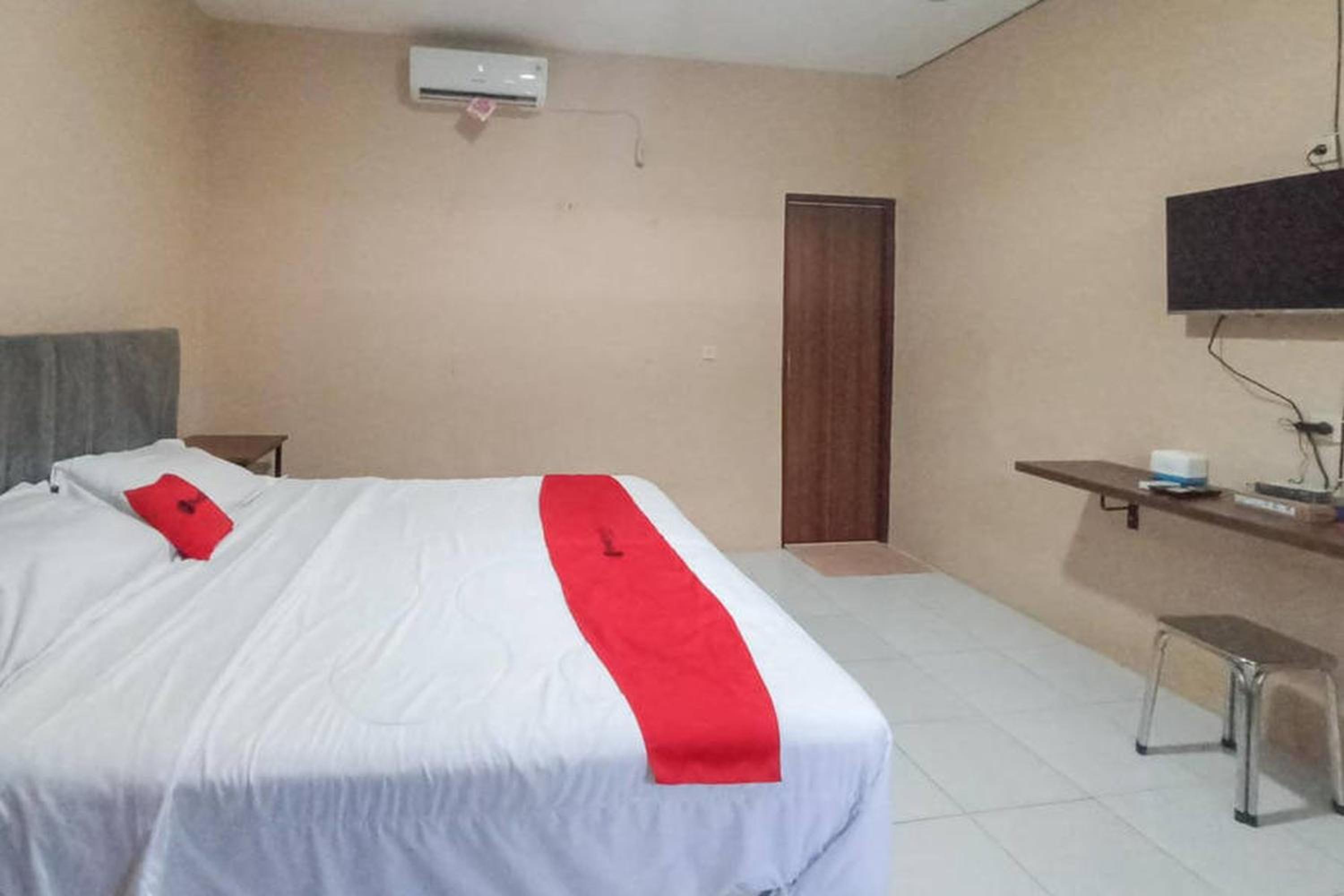 Standard Double Room - Photo 9