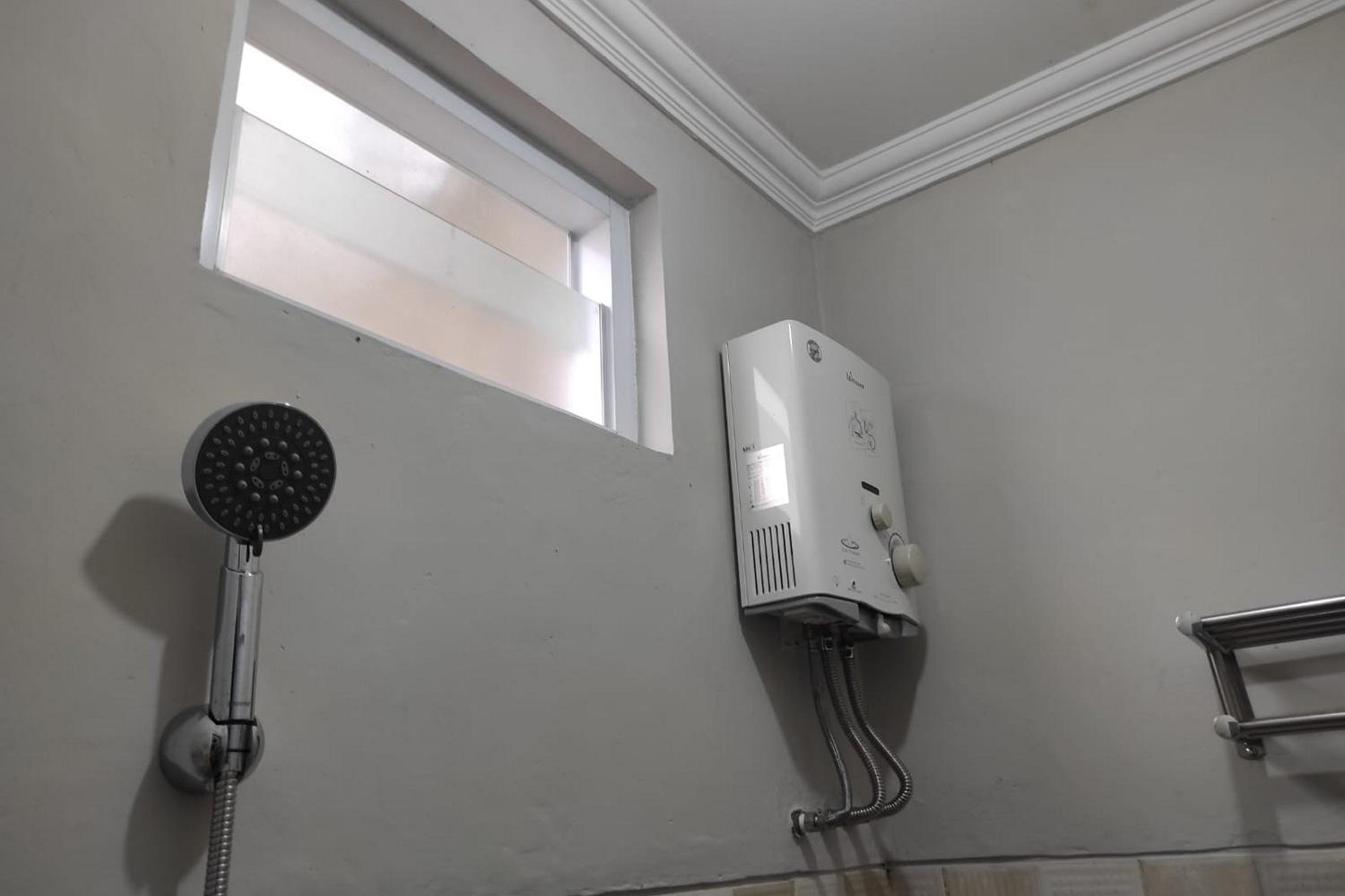 Twin Room - Photo 5