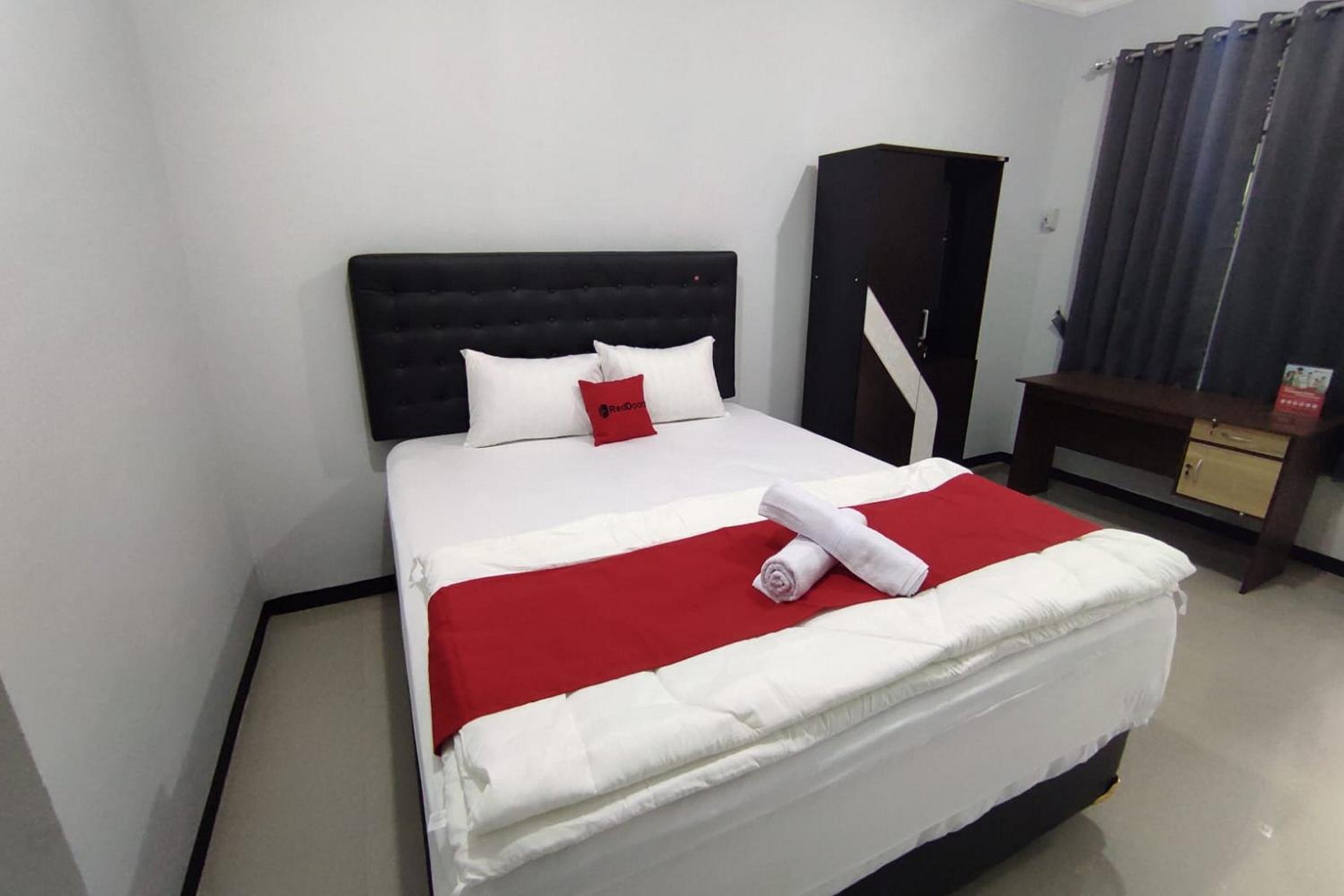 Double Room - Photo 6