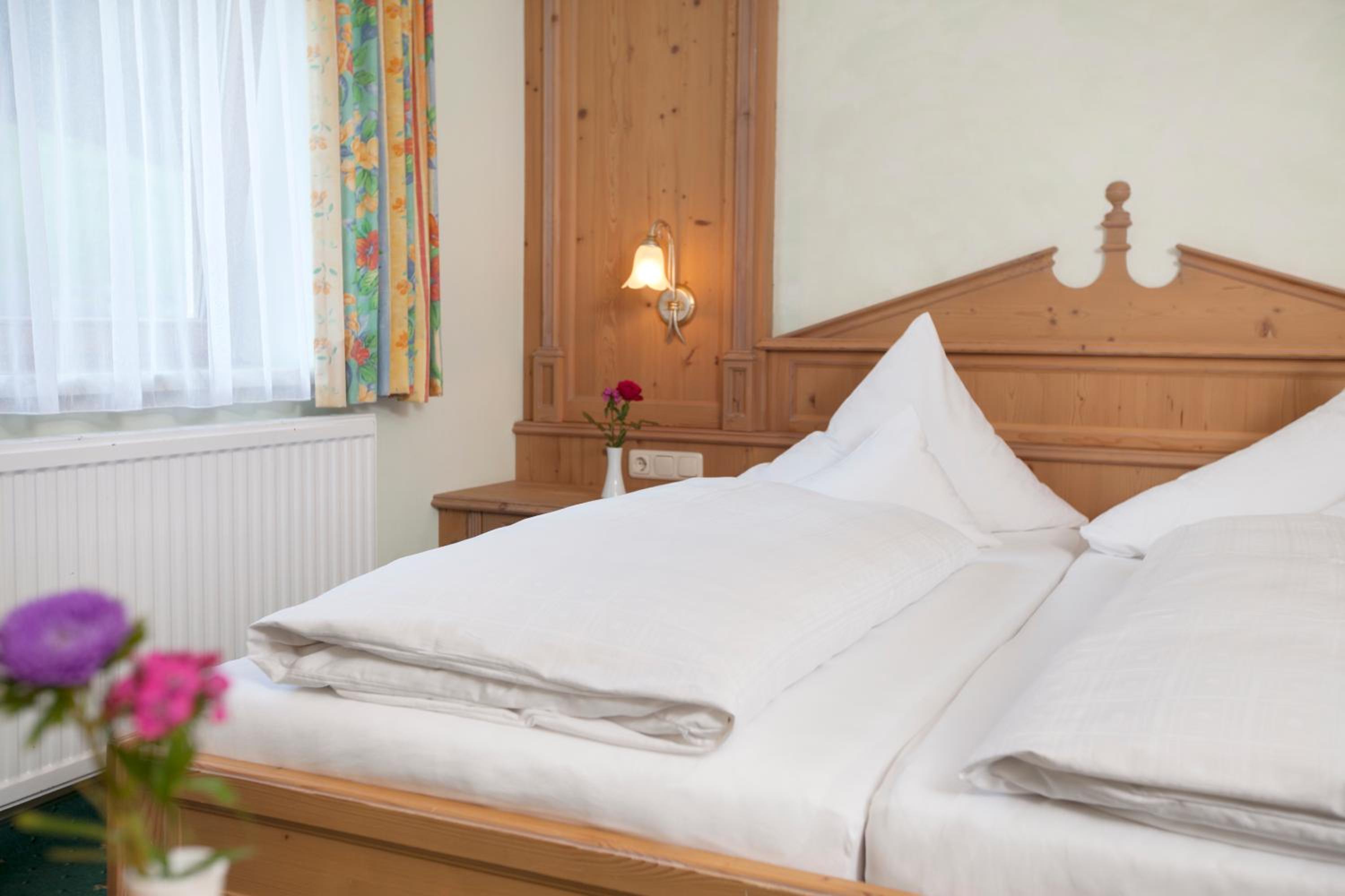 Economy Double Room photo 3