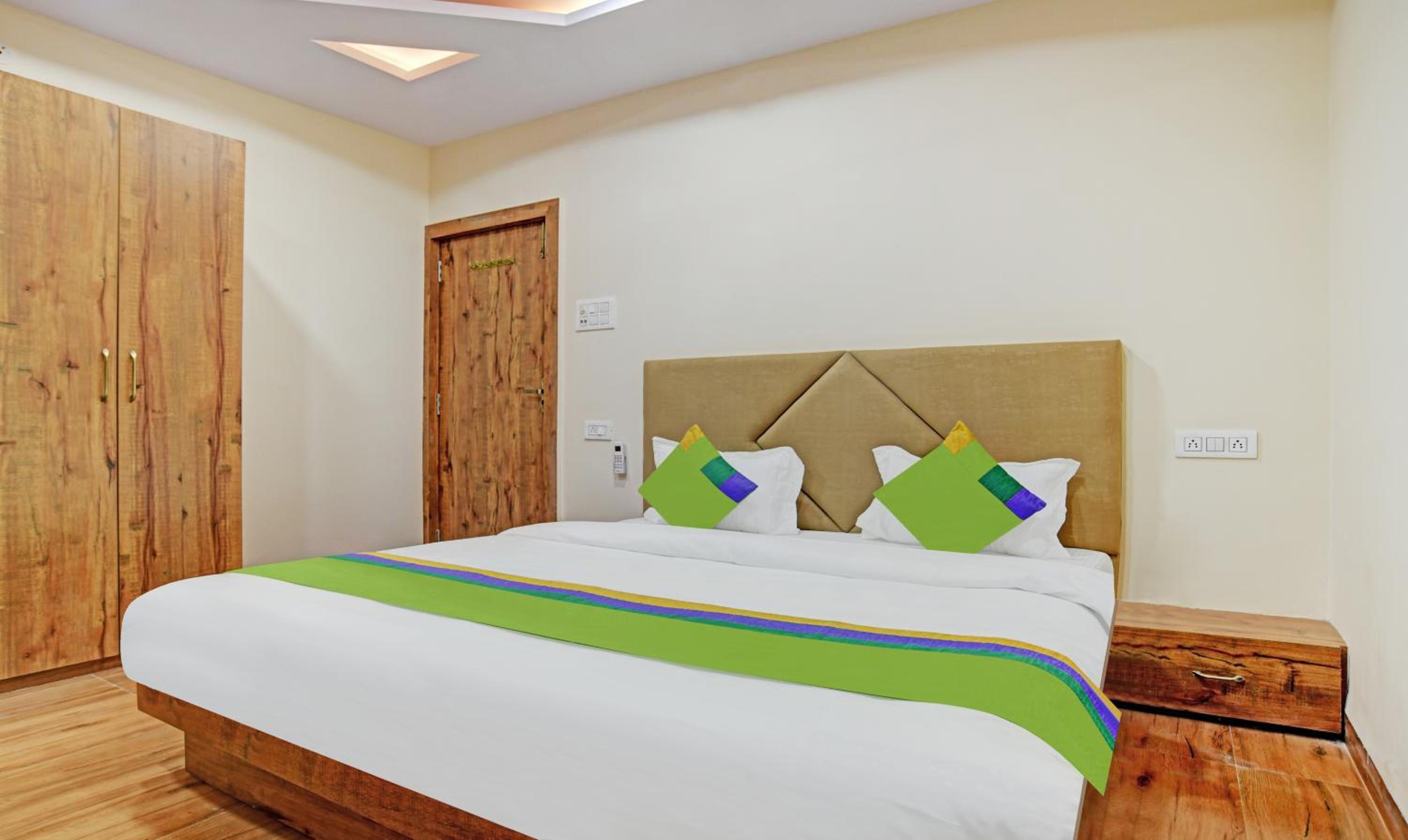 Standard Double Room - Photo 5