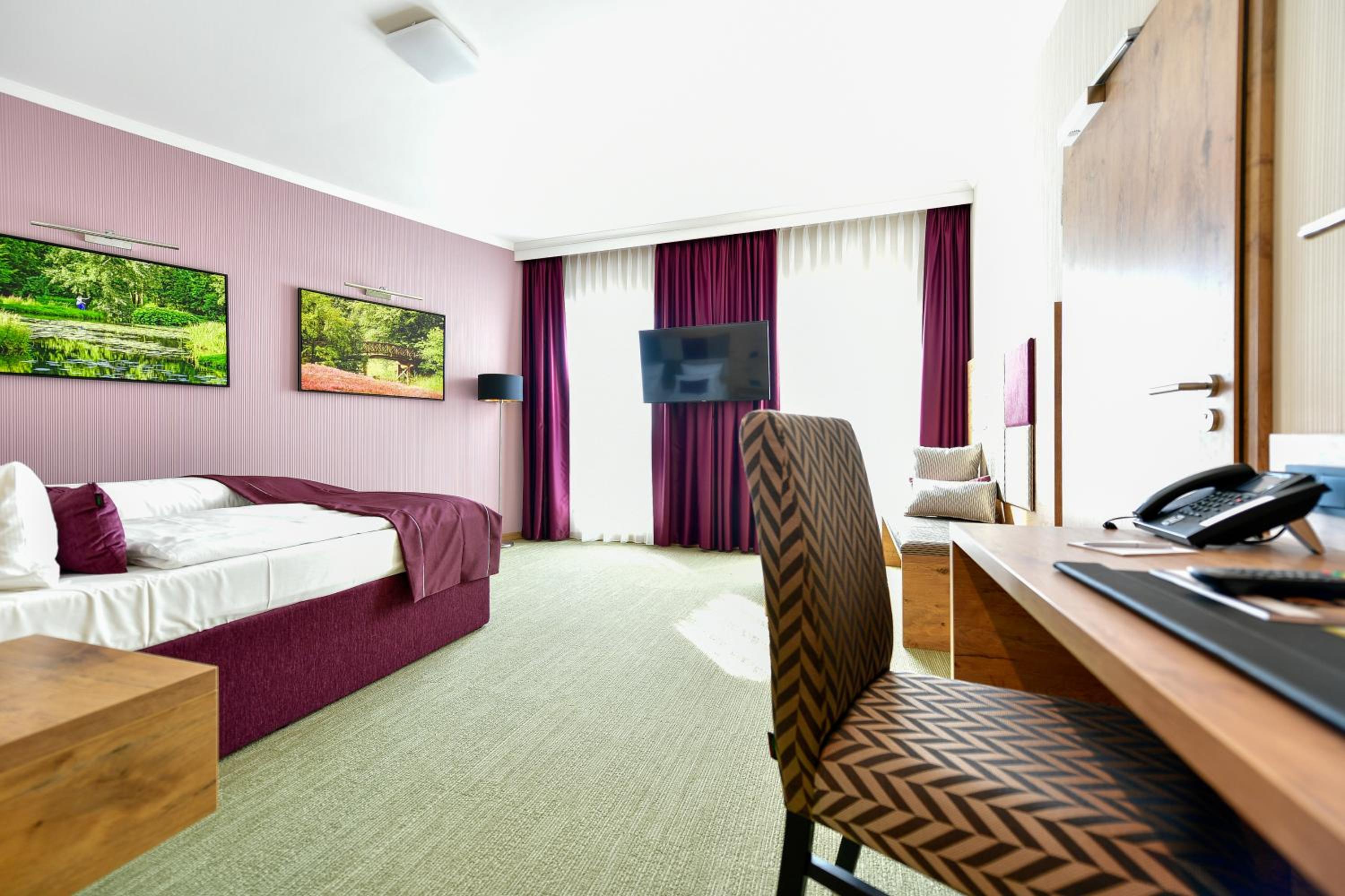 Comfort Twin Room with Roll-in Shower - Mobility Access - Photo 4