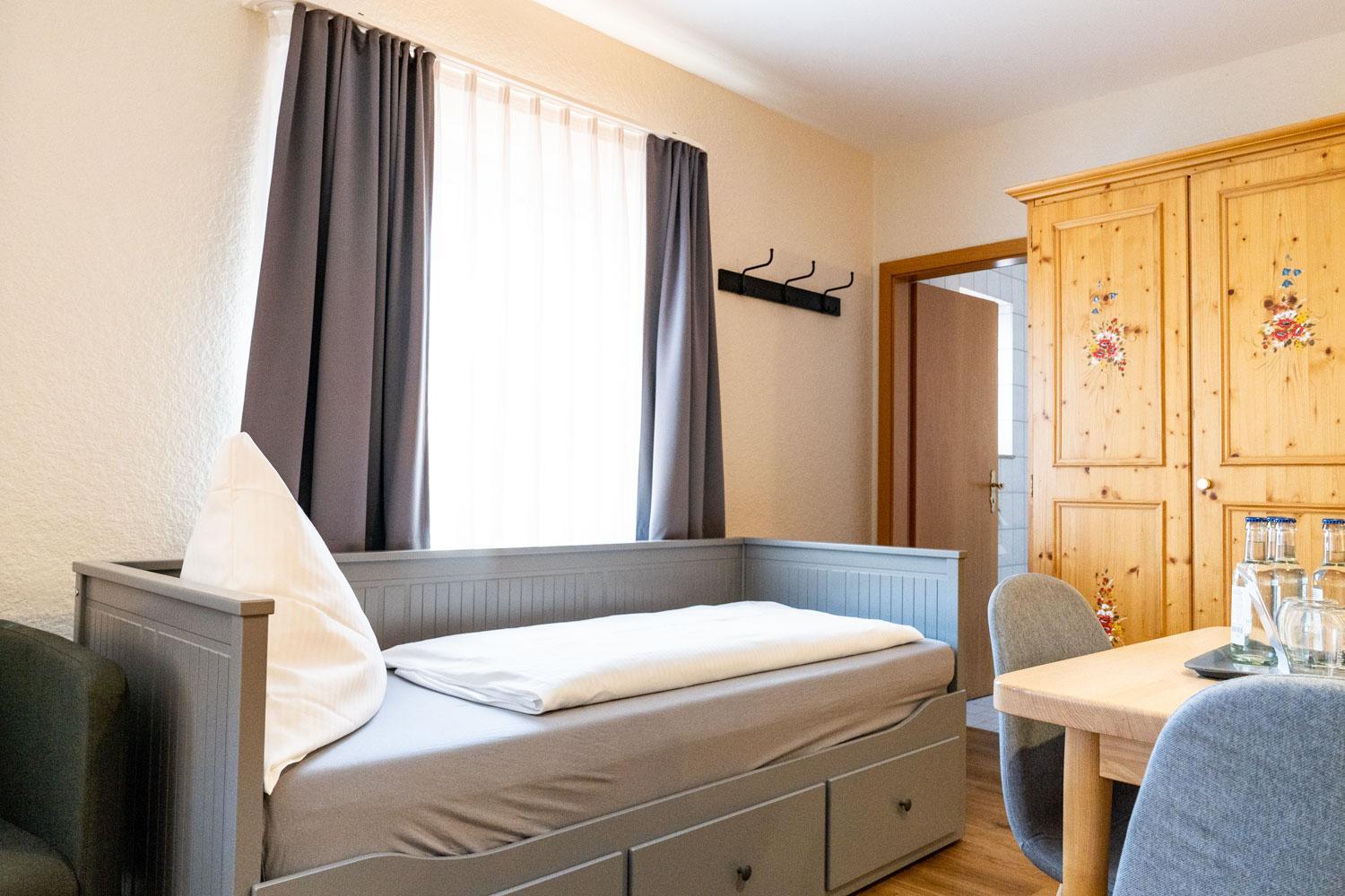 Classic Quadruple Room - Photo 8