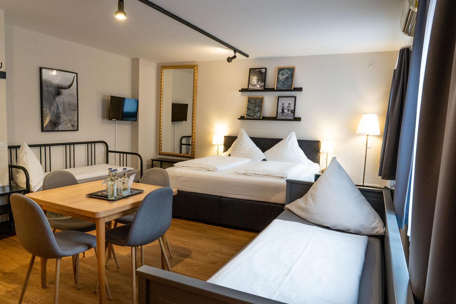 Classic Quadruple Room - Photo 3