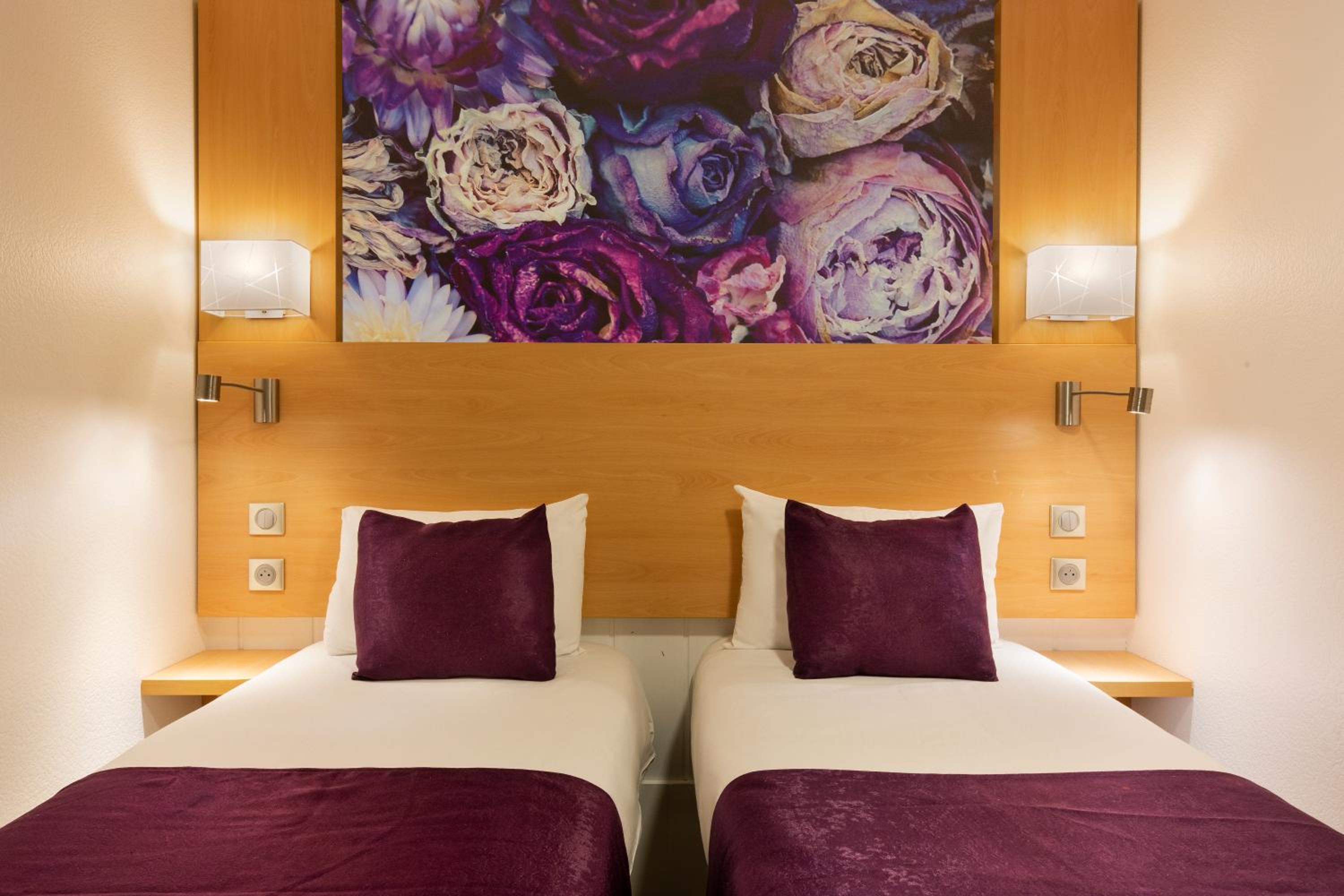 Twin Room - Photo 3