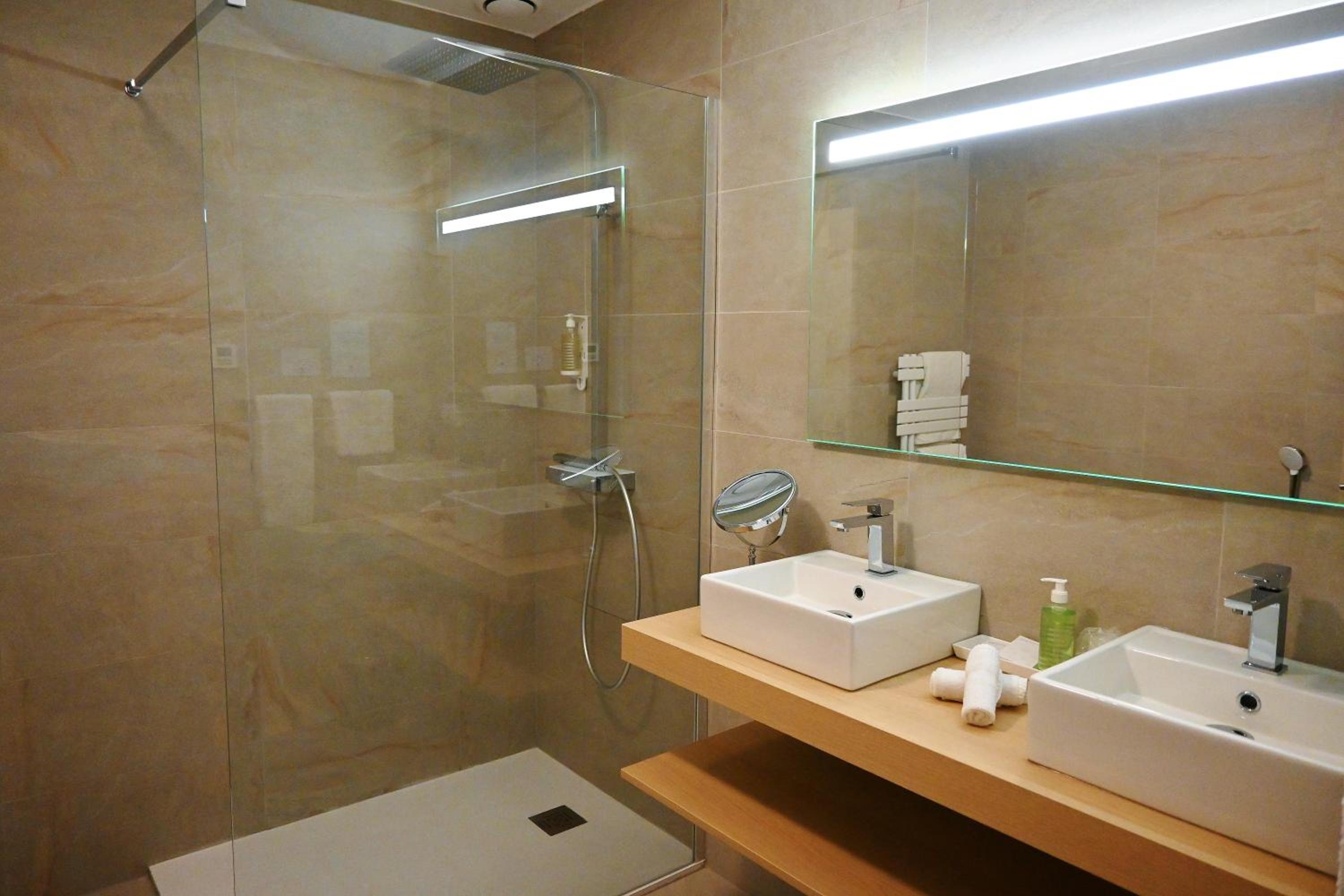 Superior Double Room (2 Adults) photo 2
