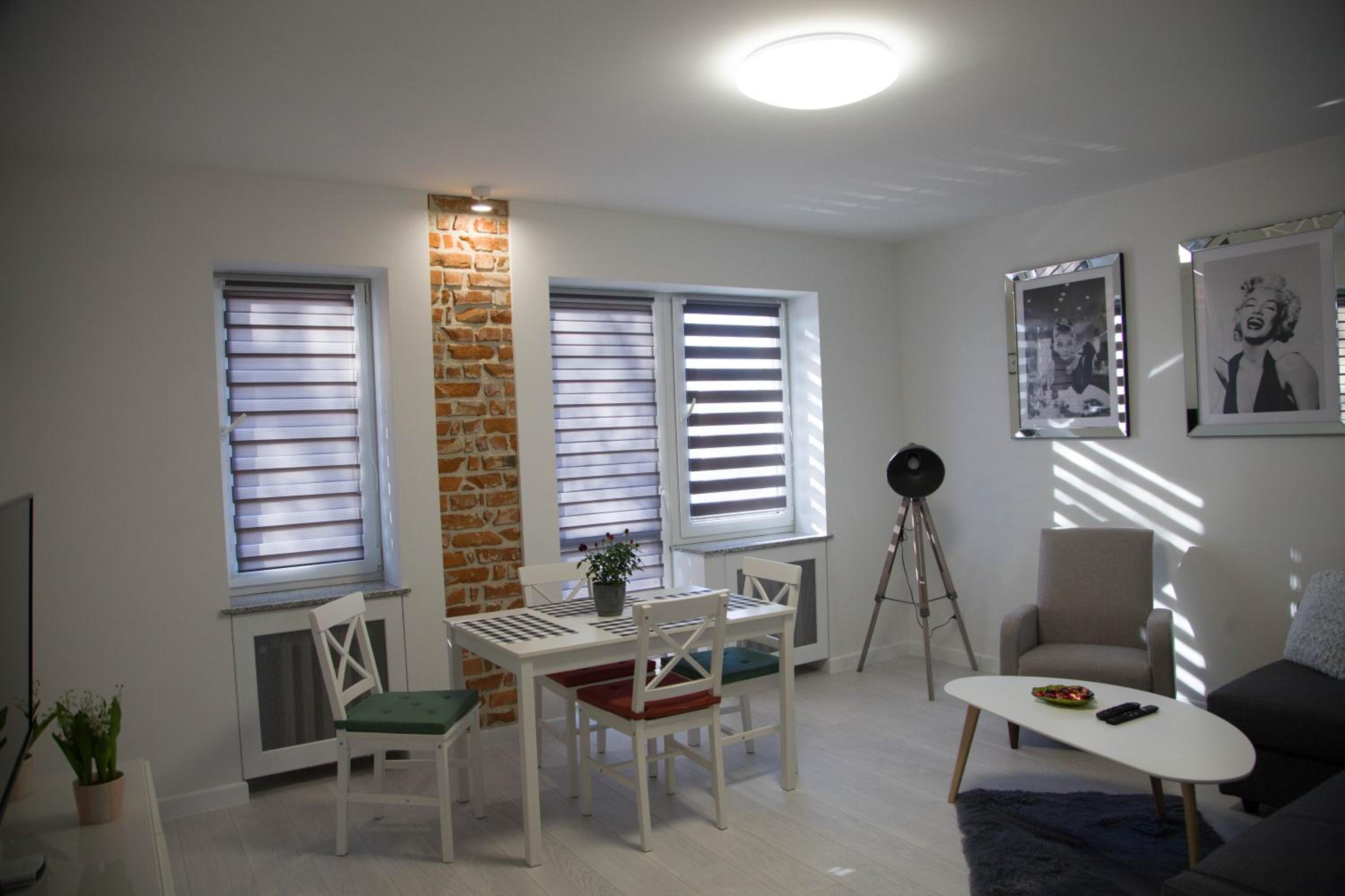 One-Bedroom Apartment - Photo 3