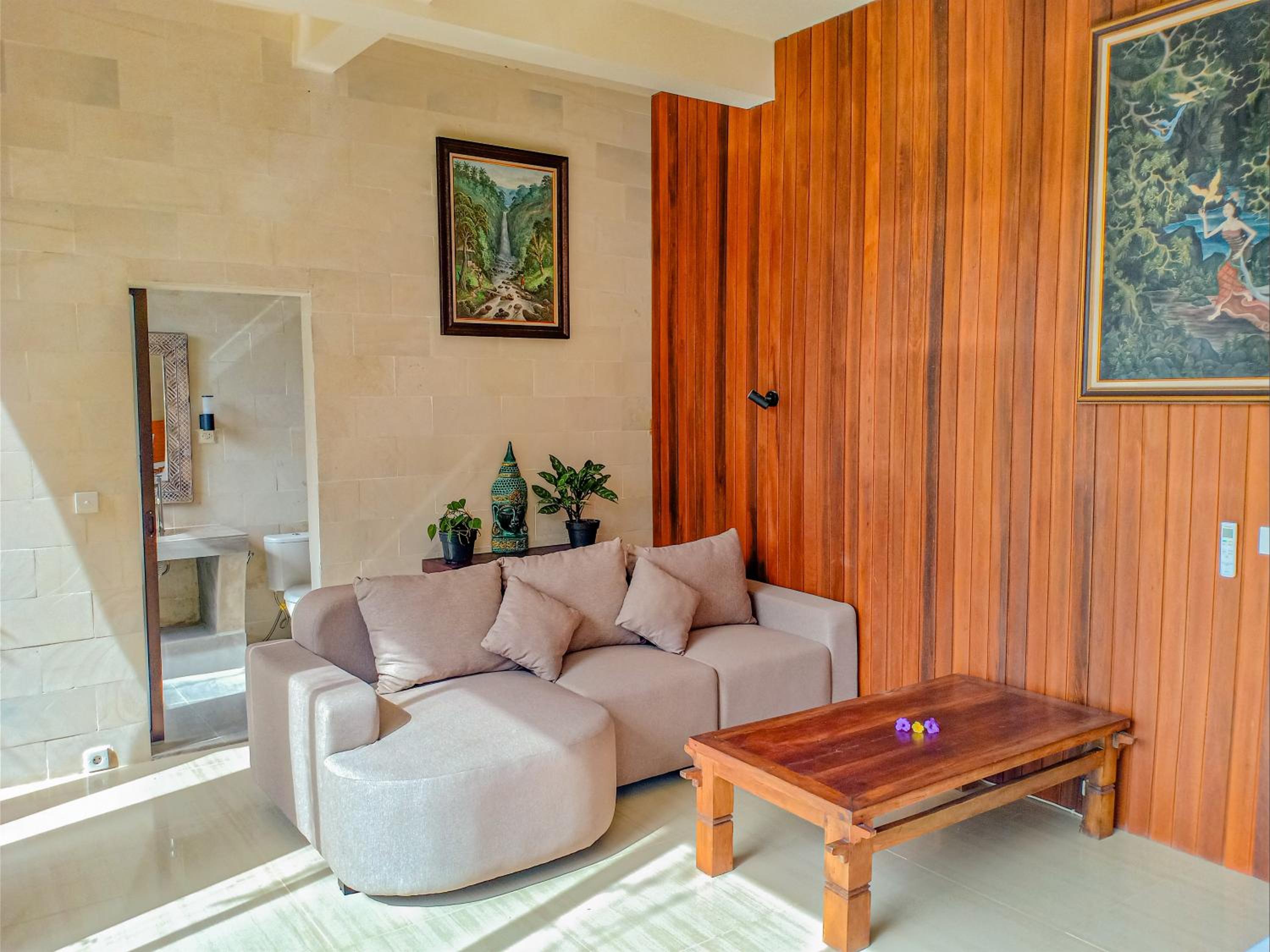 Junior Suite with Pool View - Photo 9