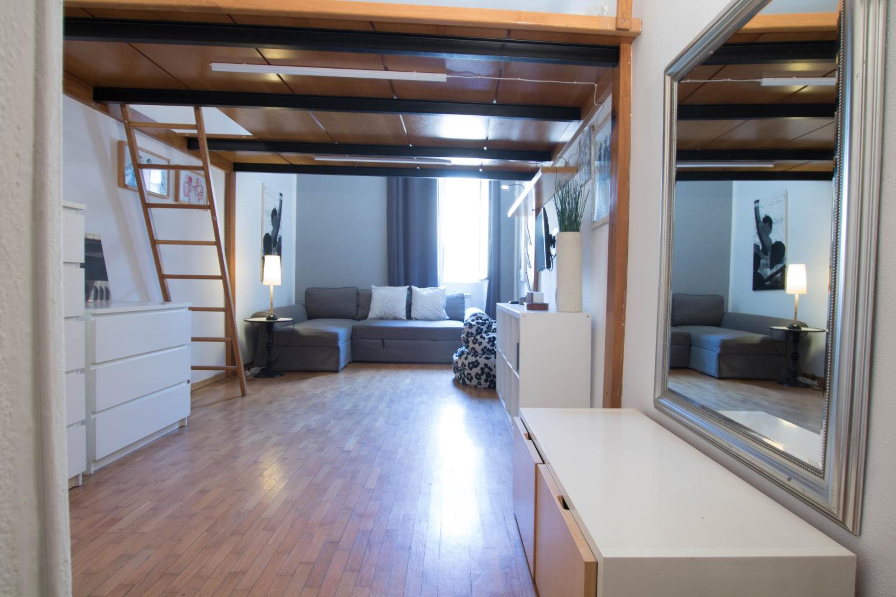 One-Bedroom Apartment
