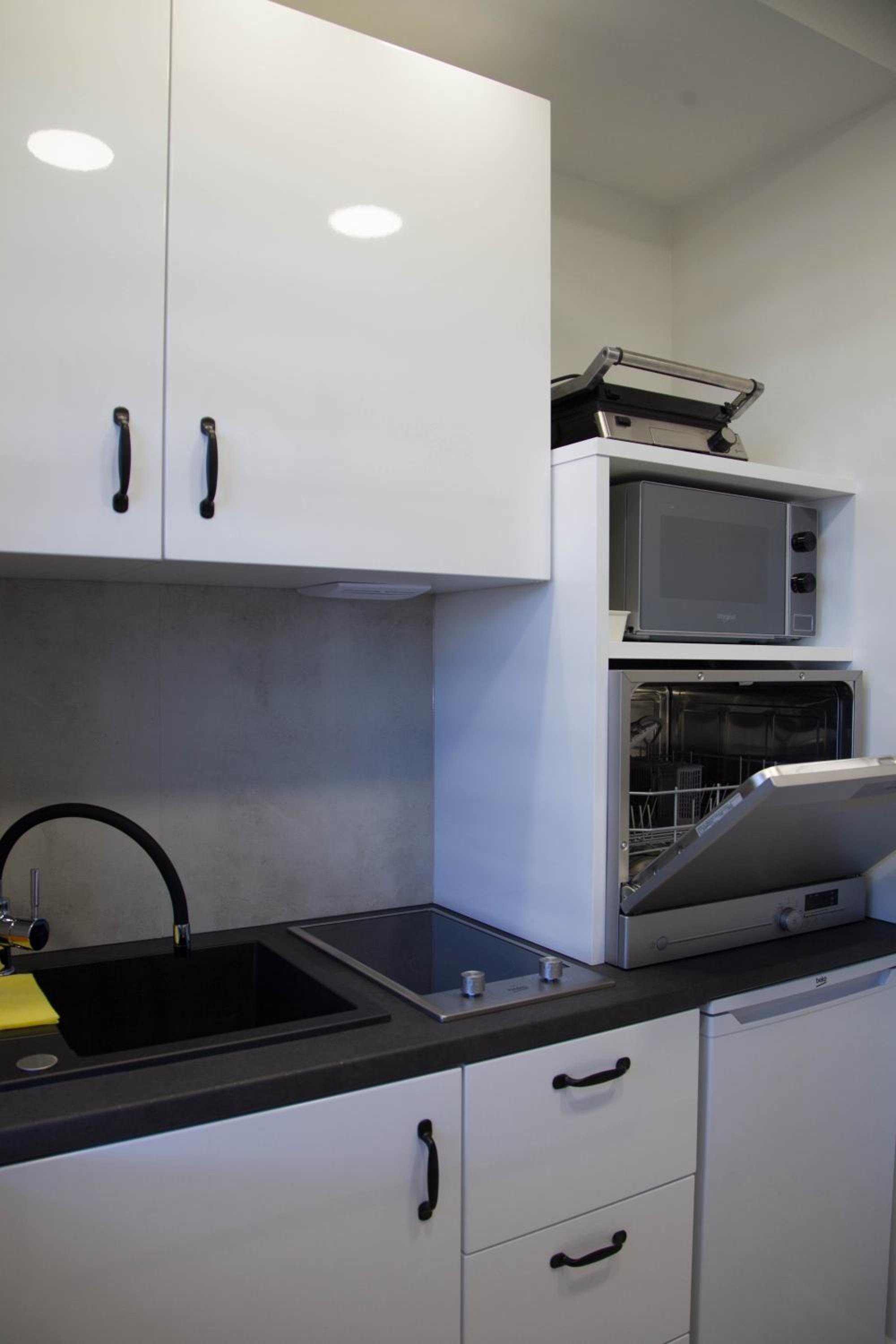 One-Bedroom Apartment - Photo 7