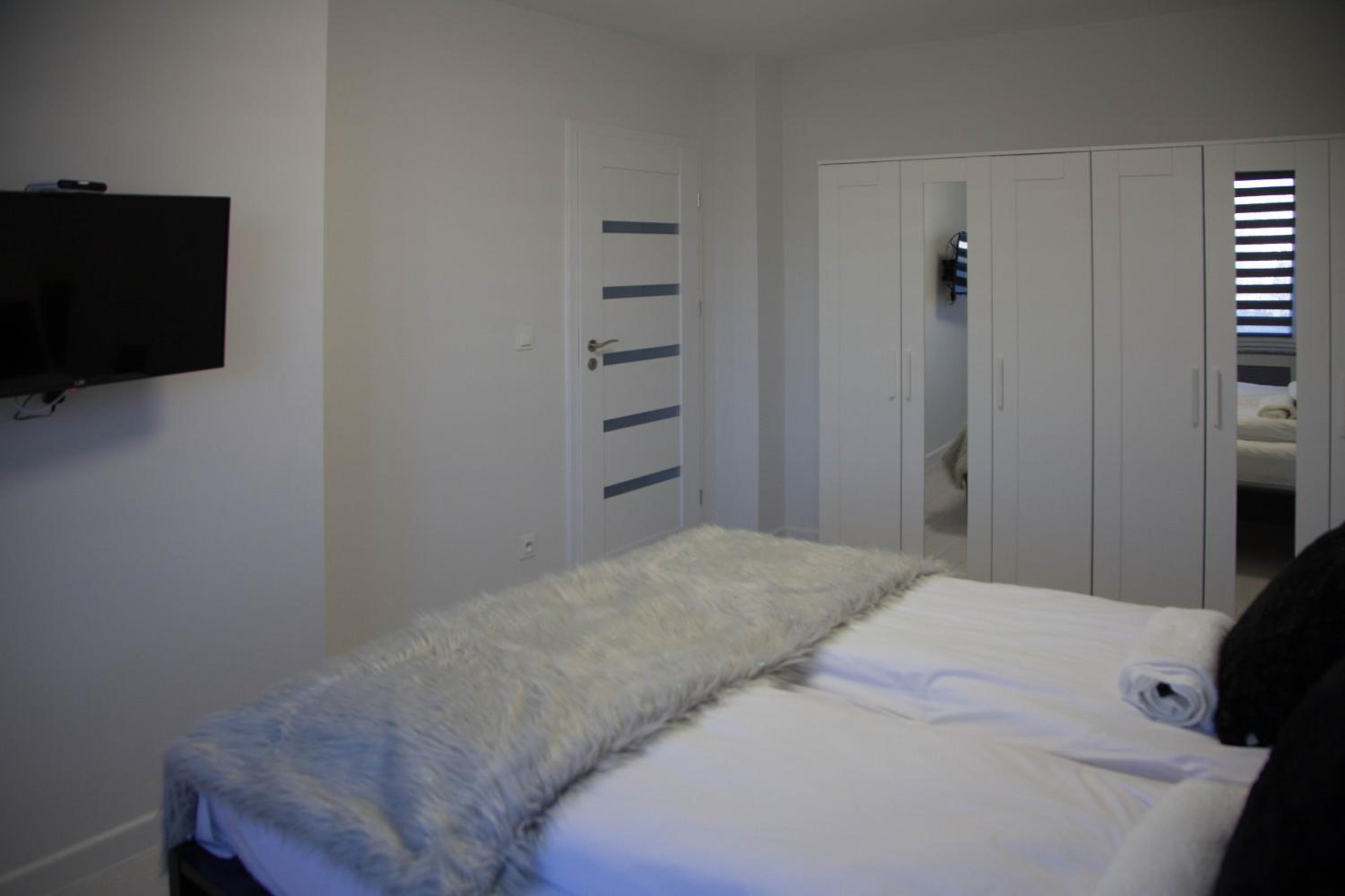 One-Bedroom Apartment - Photo 11