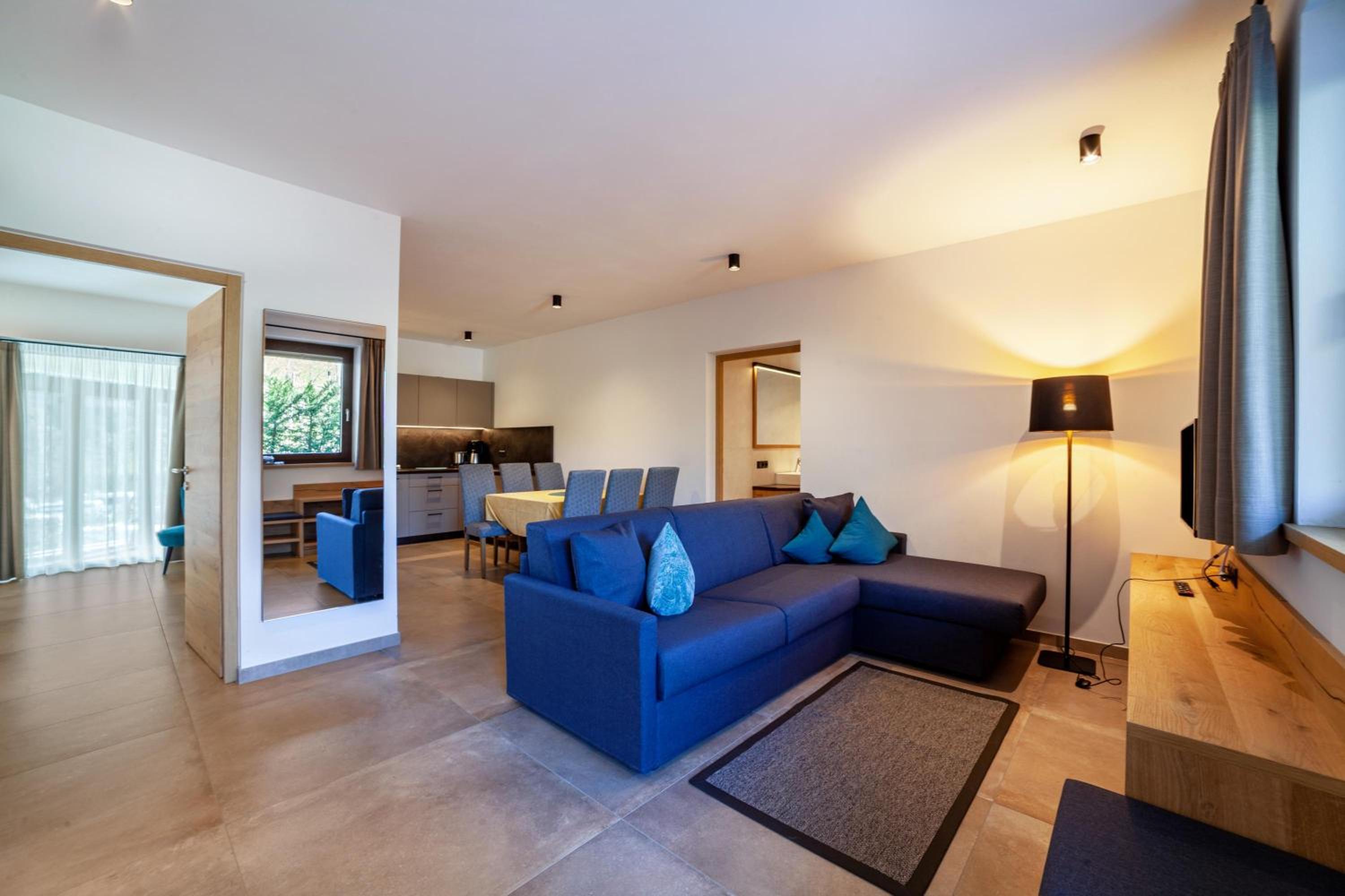 Two-Bedroom Deluxe Apartment with Garden View photo 3