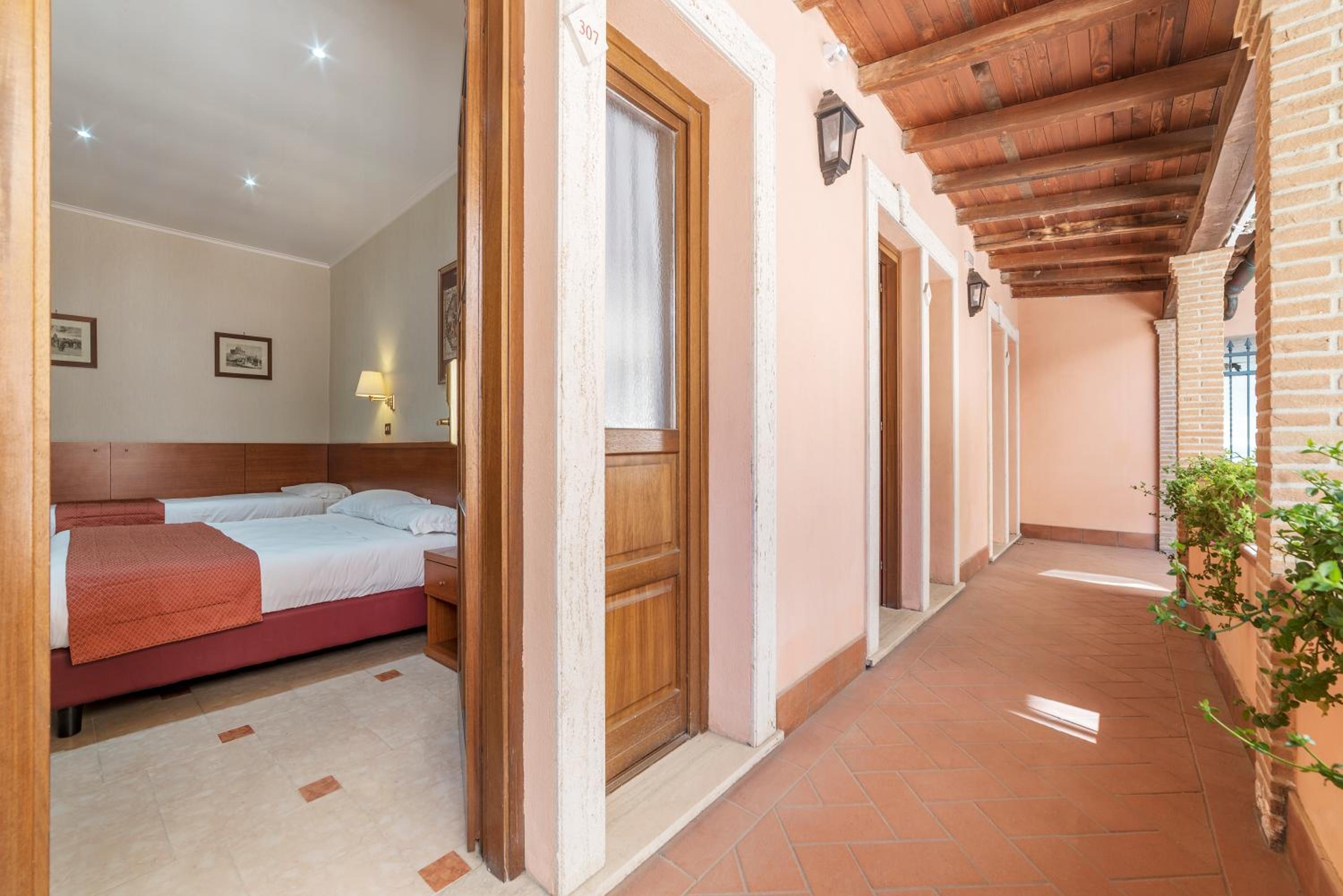 Classic Double Room - Photo 5