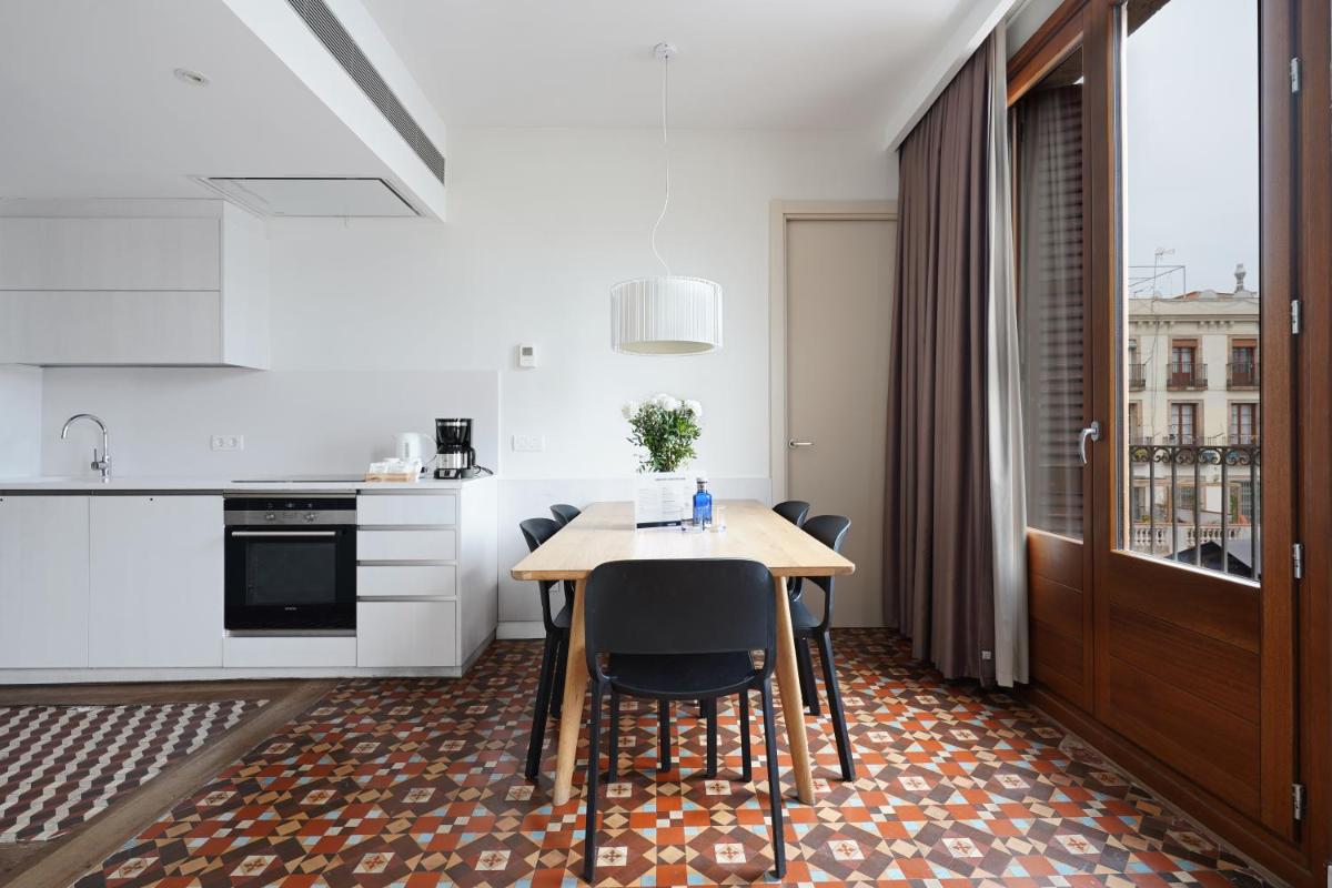 Apartment with Balcony photo 3