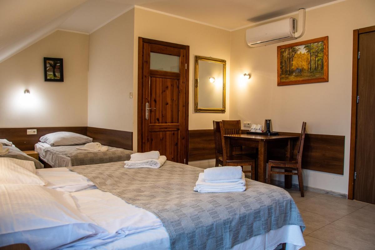 Triple Room with Bathroom - Photo 1