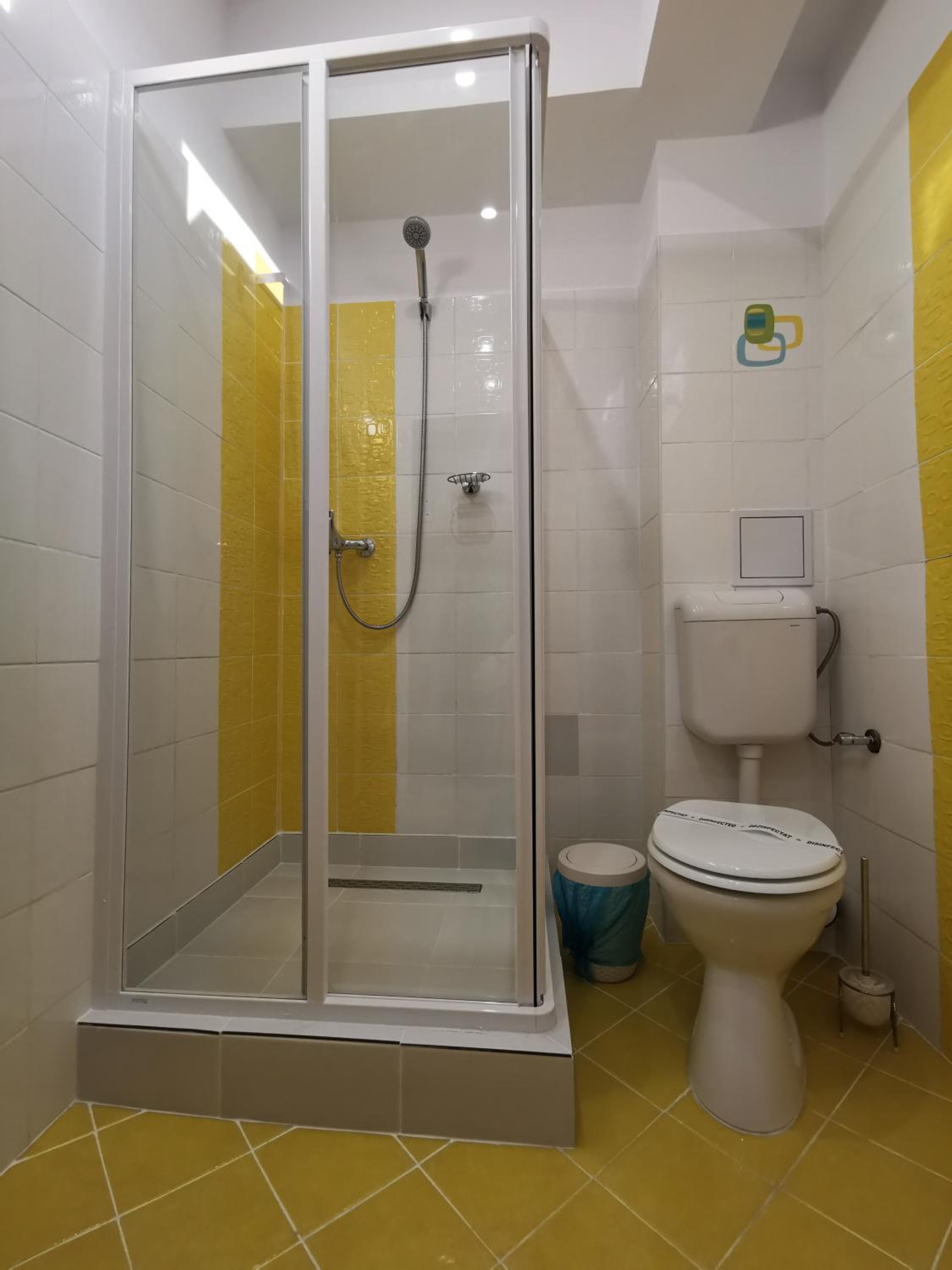 Twin Room - Photo 8
