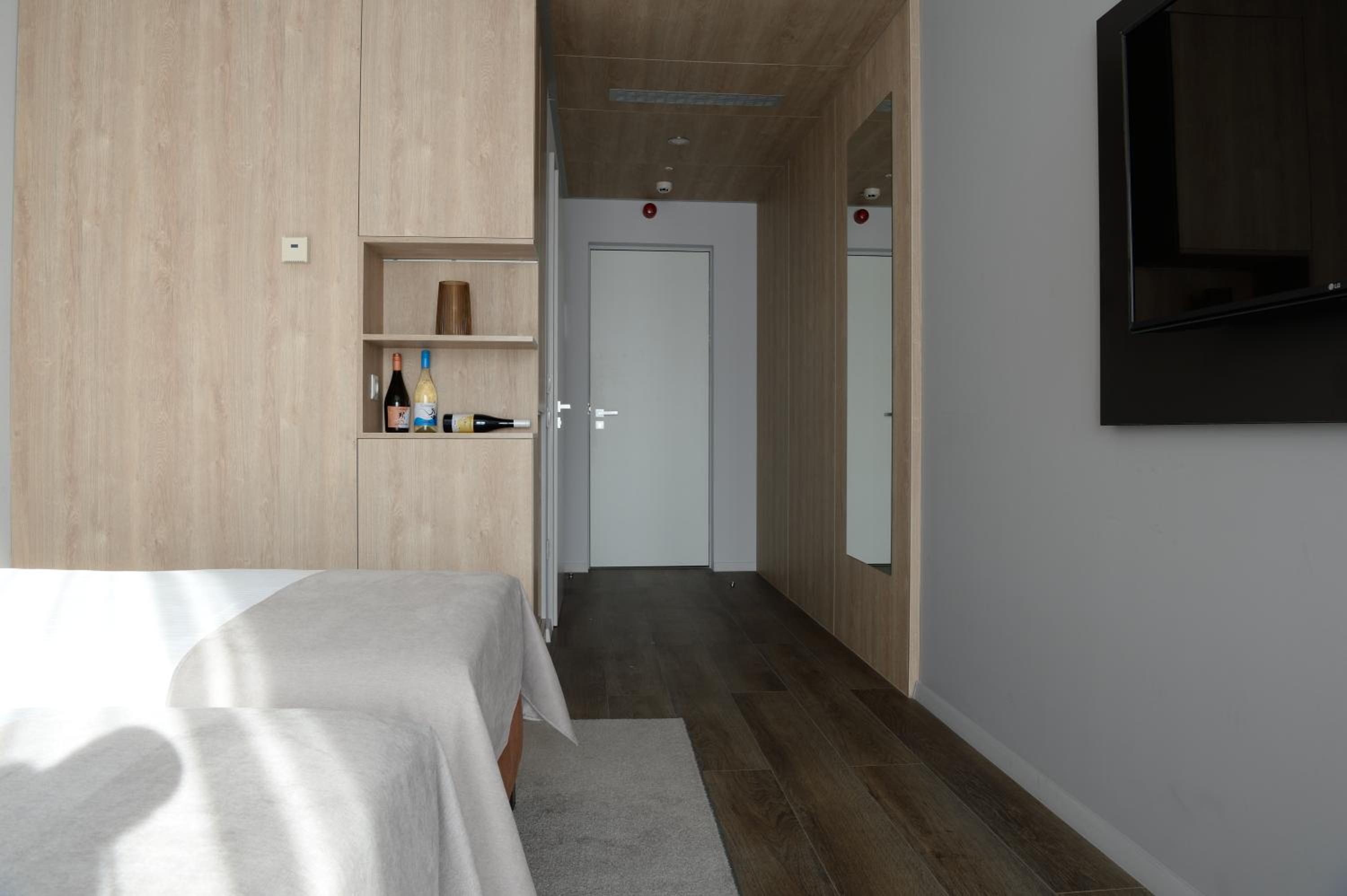 Twin Room - Photo 2