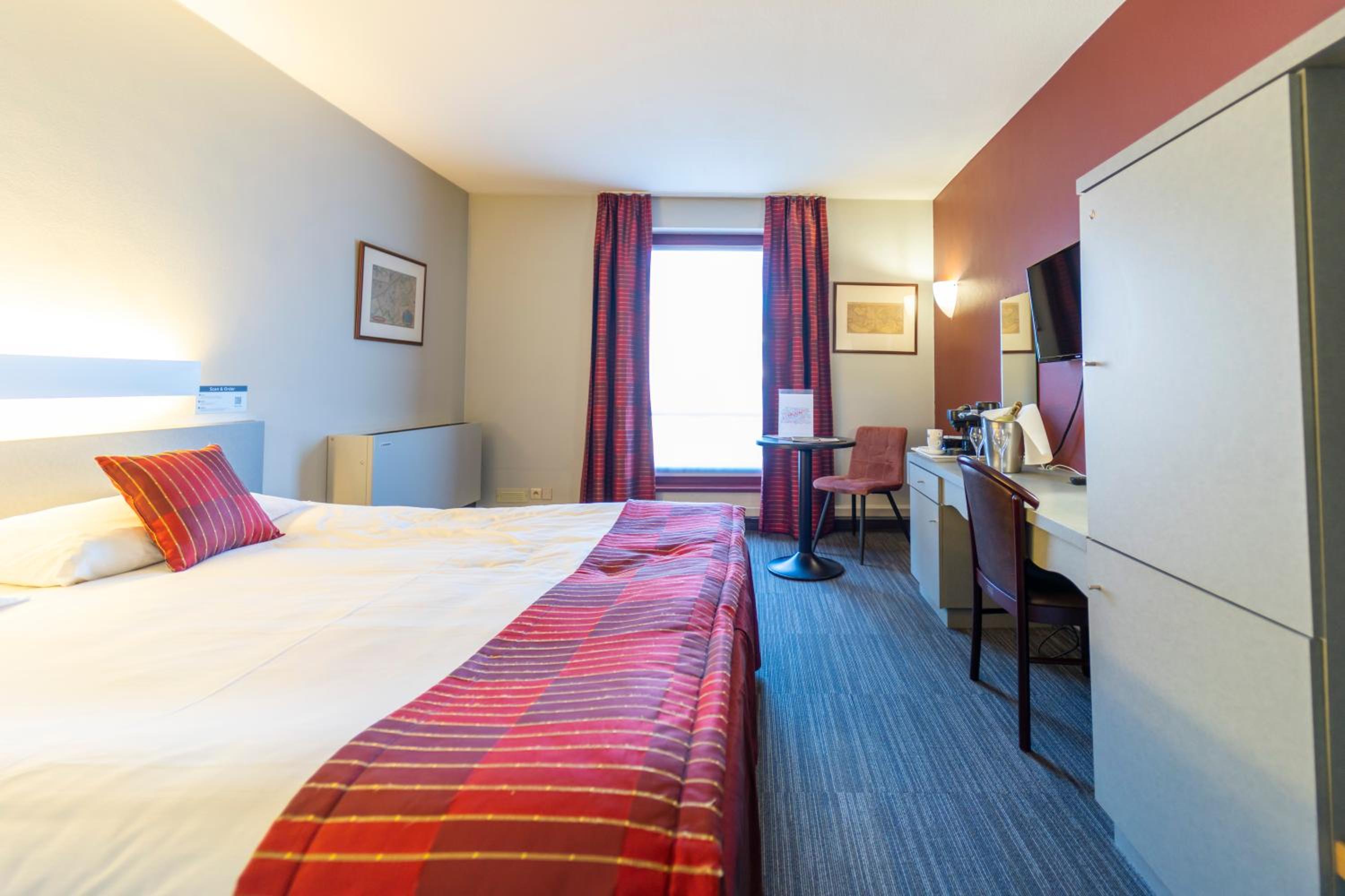 Standard Double or Twin Room photo 2