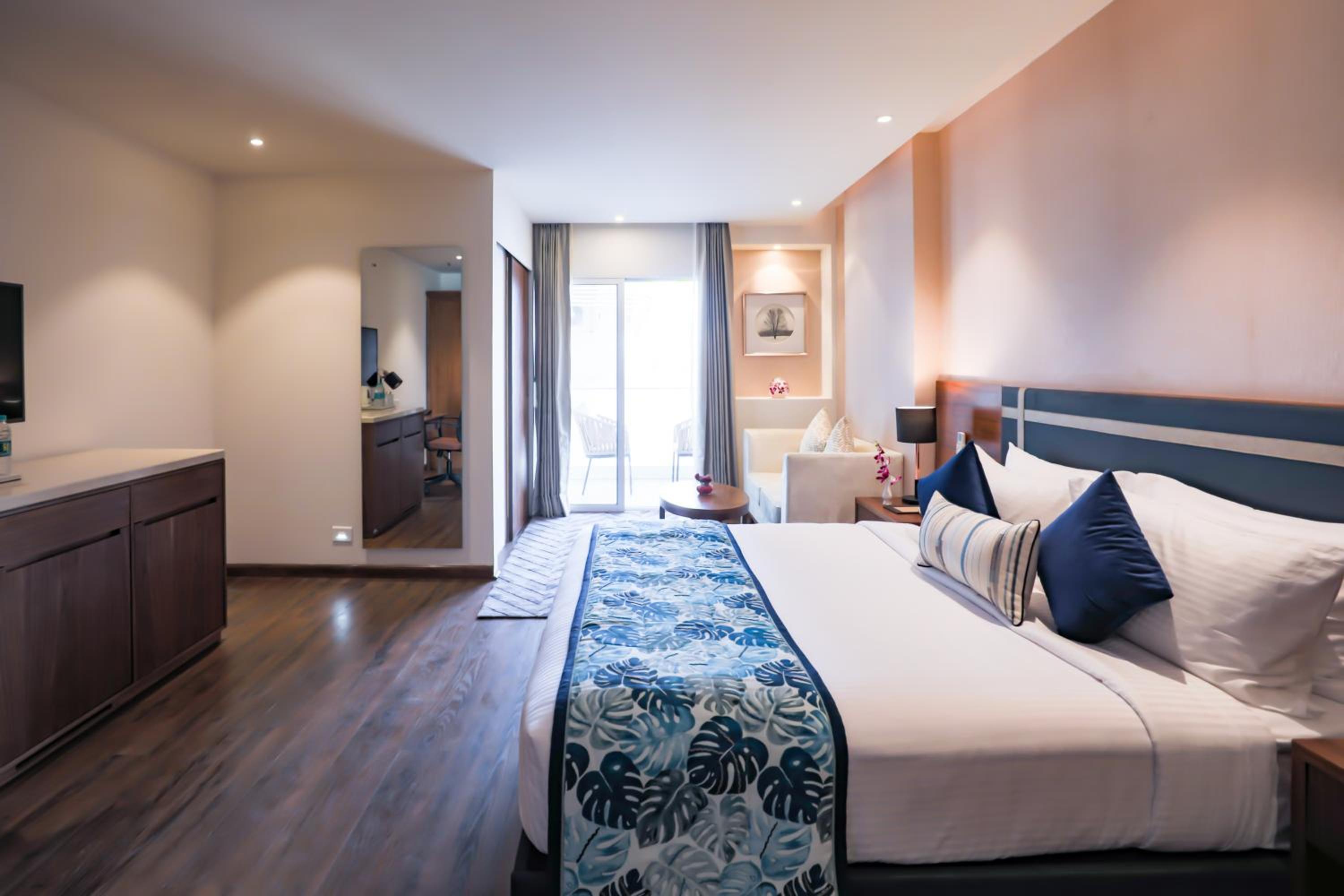 Executive Double Room with Balcony - Photo 1