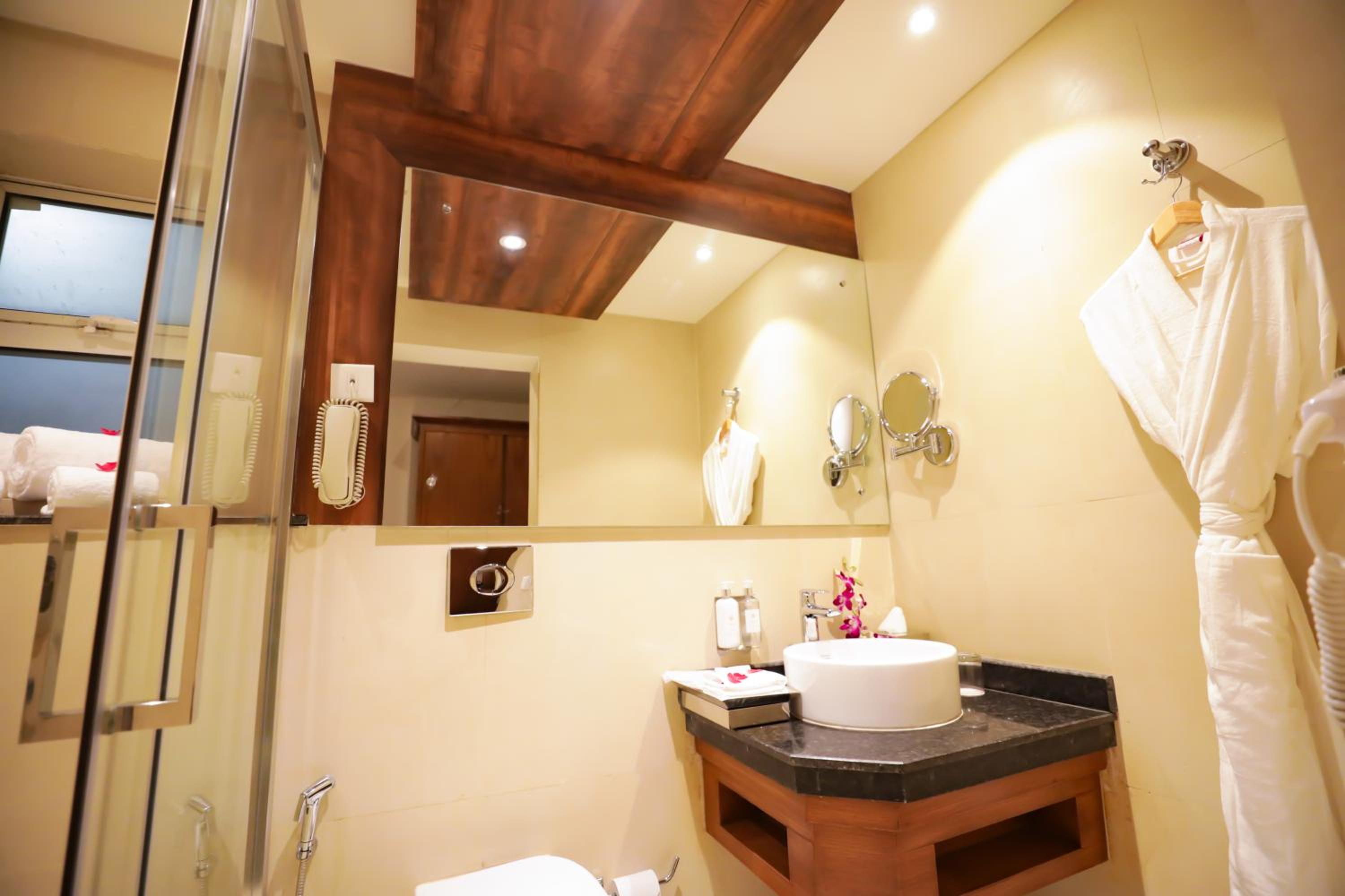 Suite with Terrace - Photo 9