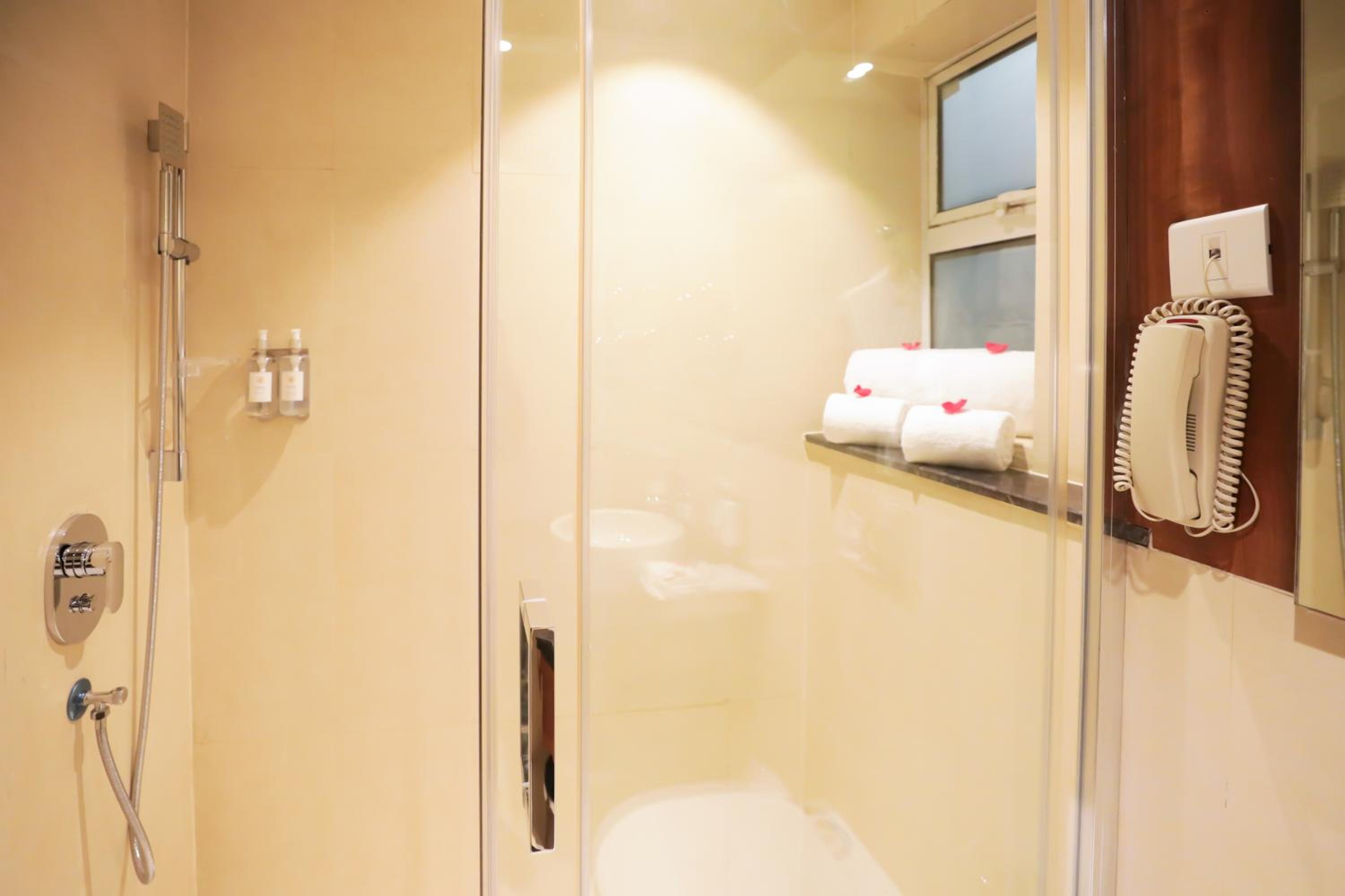 Suite with Terrace - Photo 8