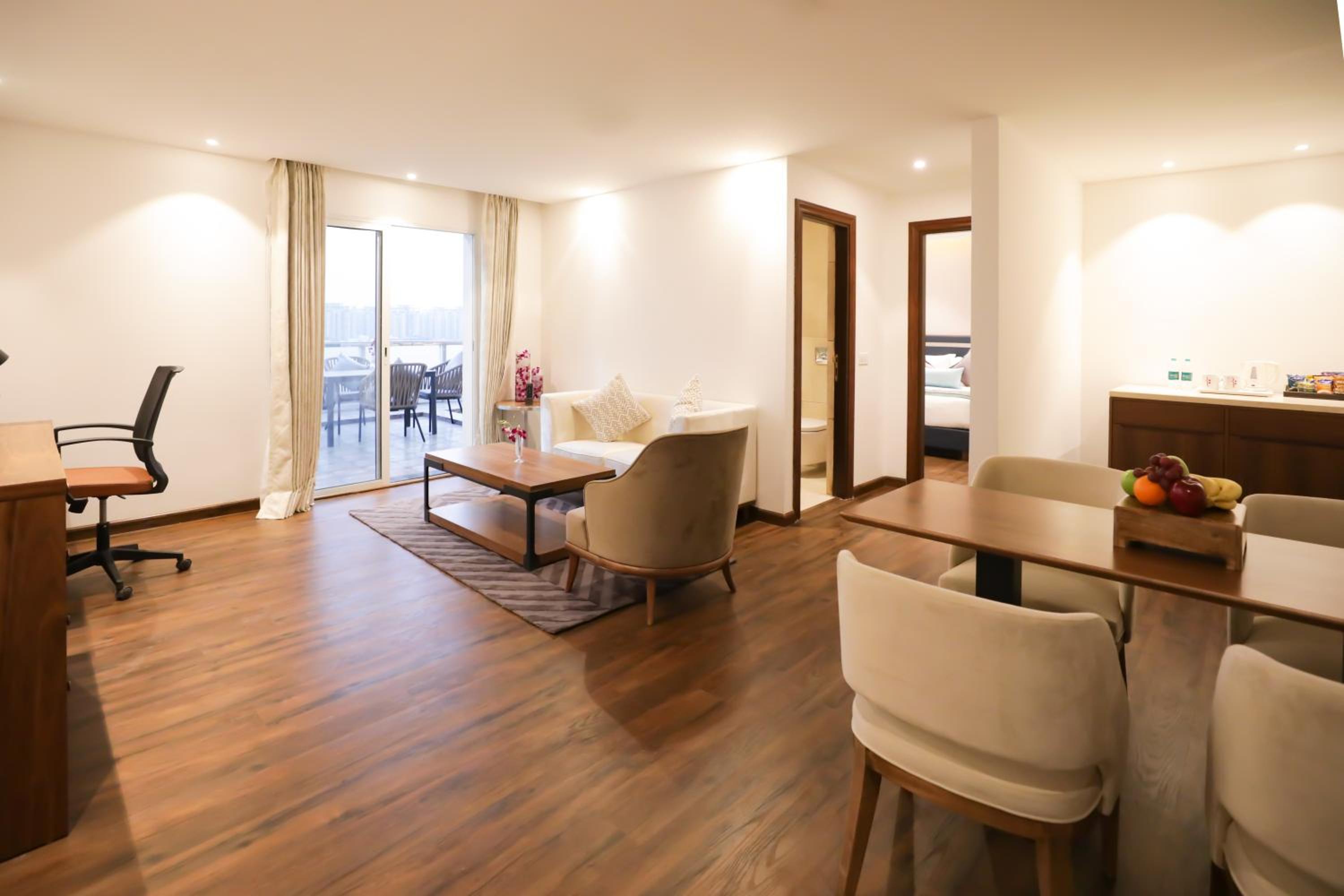 Premium Suite with Terrace - Photo 7
