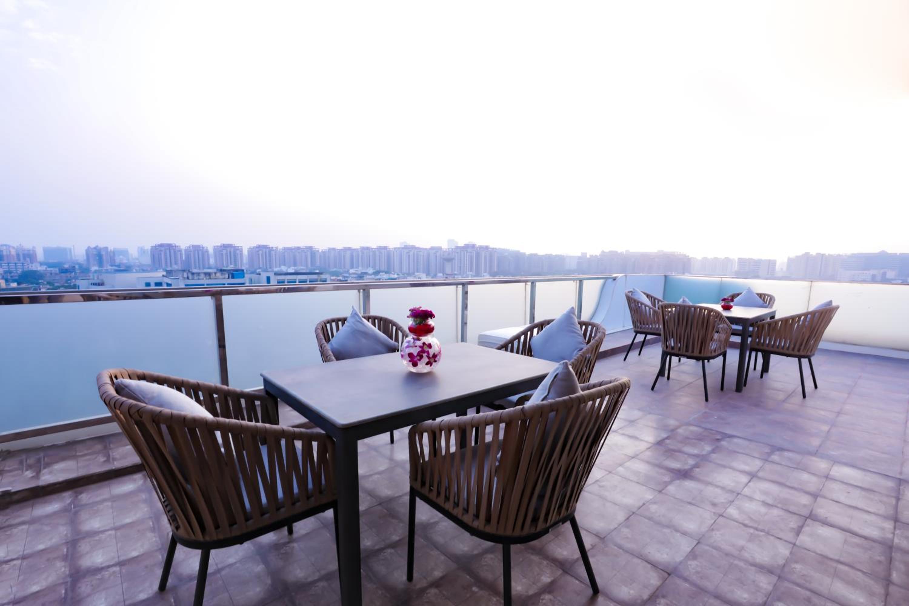 Premium Suite with Terrace - Photo 5