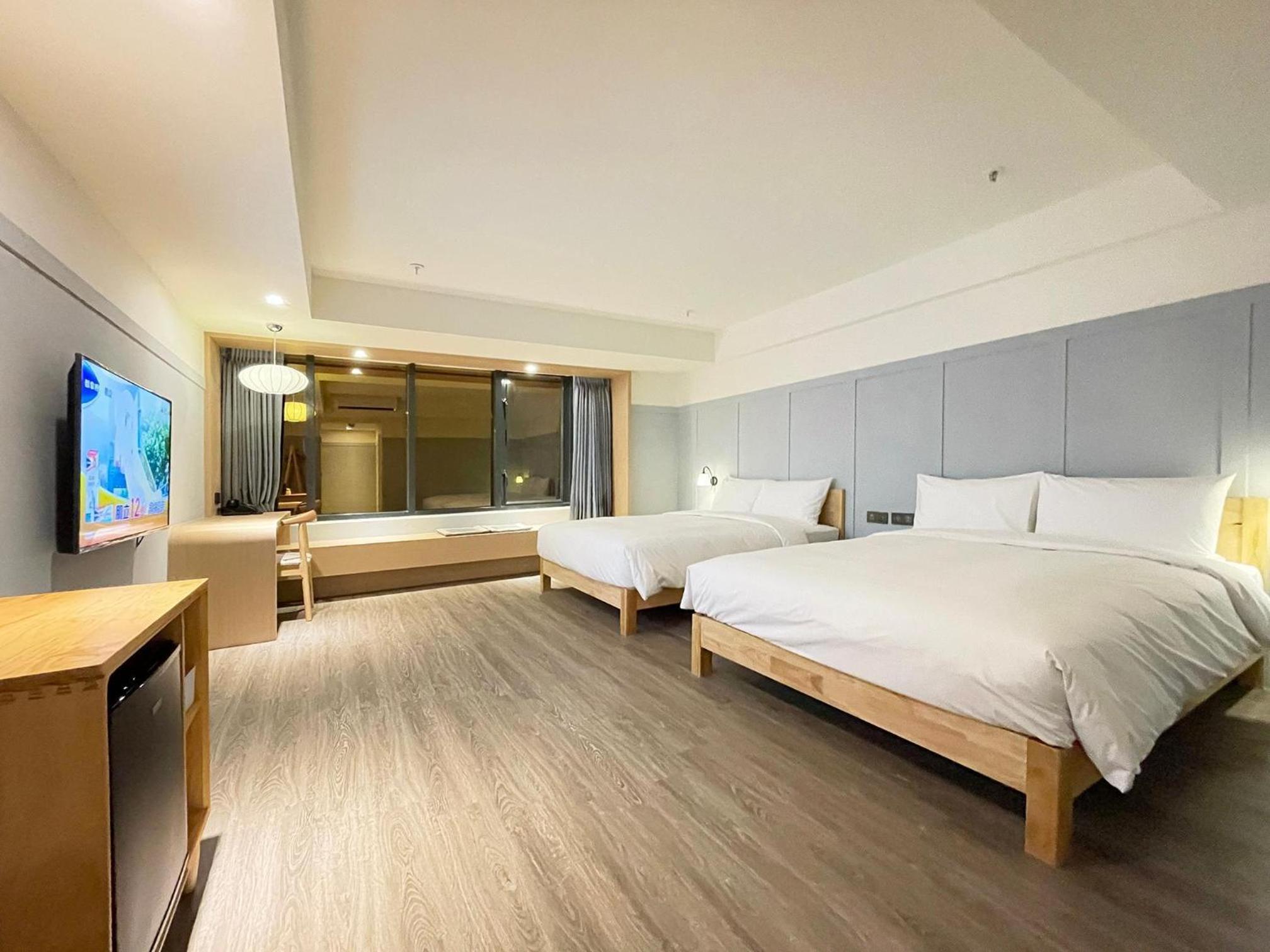 Standard Quadruple Room - Photo 3