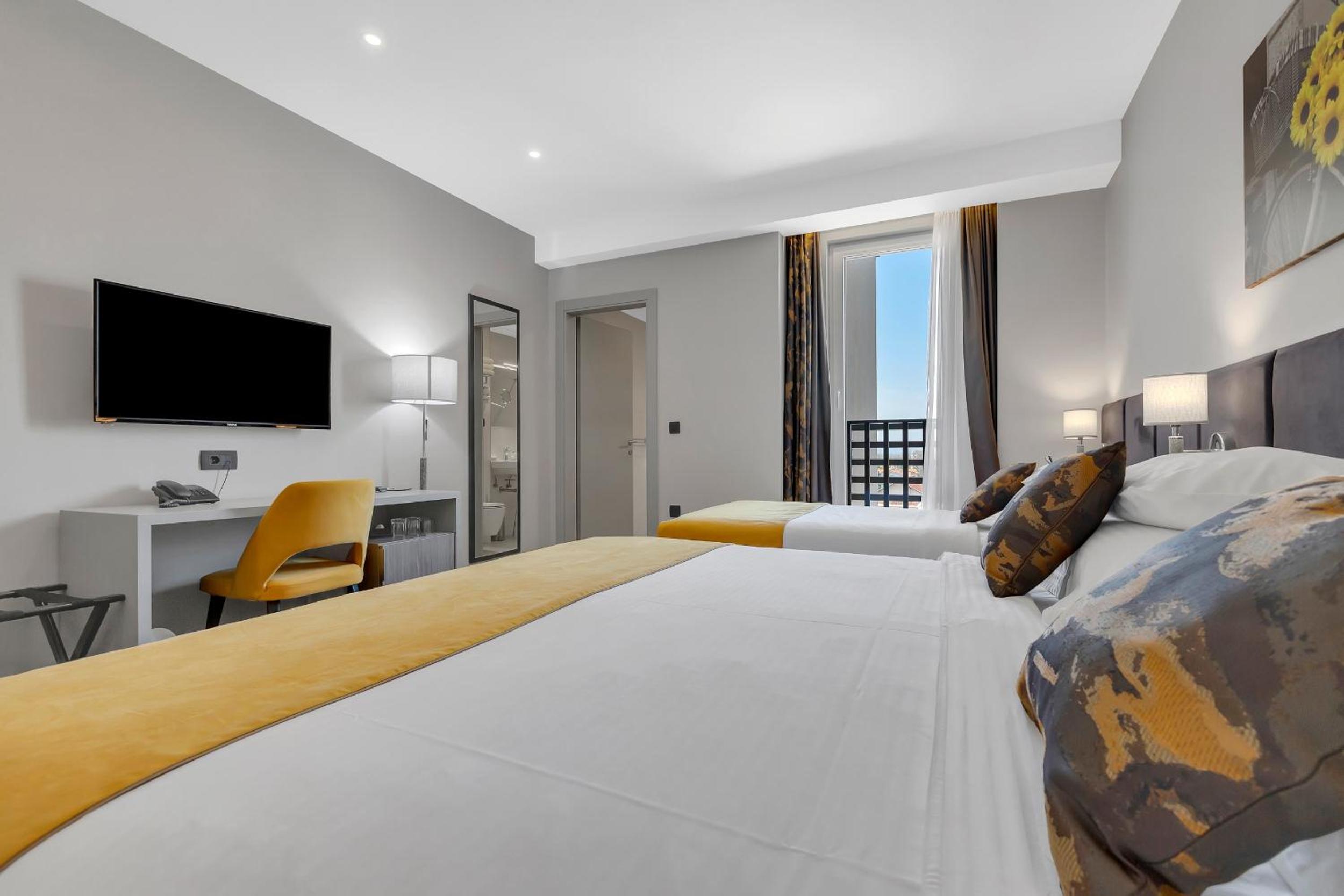 Standard Triple Room photo 3