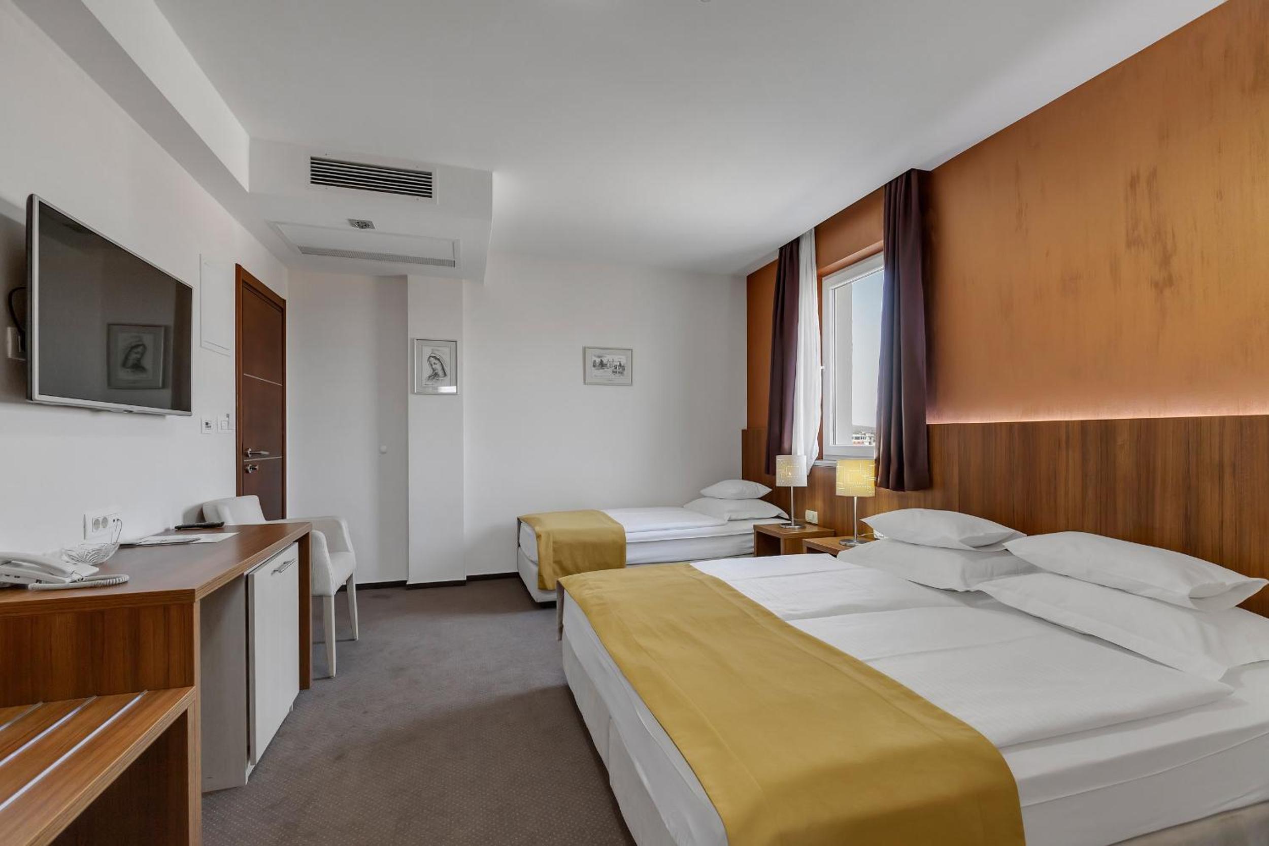 Standard Quadruple Room photo 3