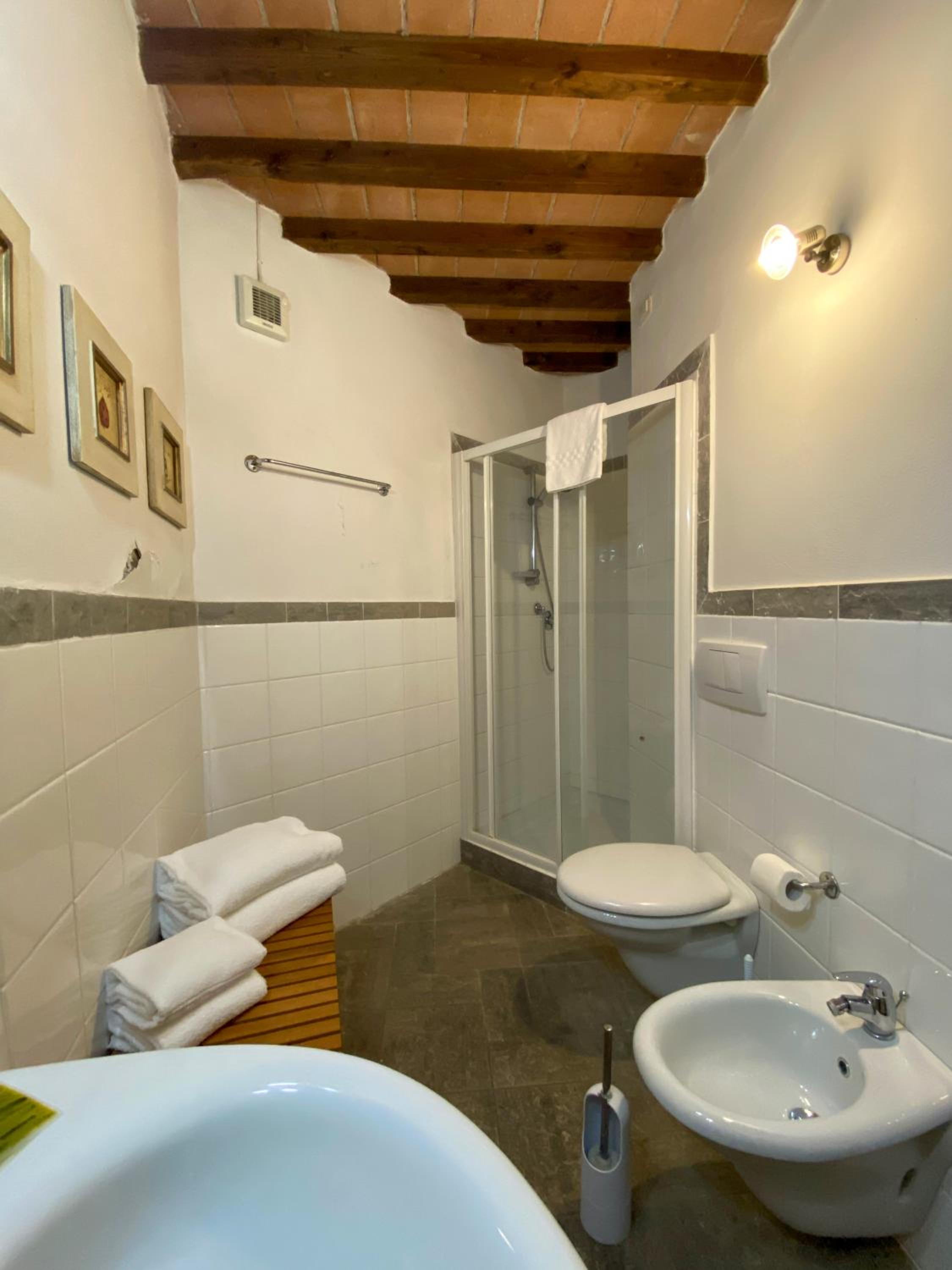 Economy Double Room - Photo 5