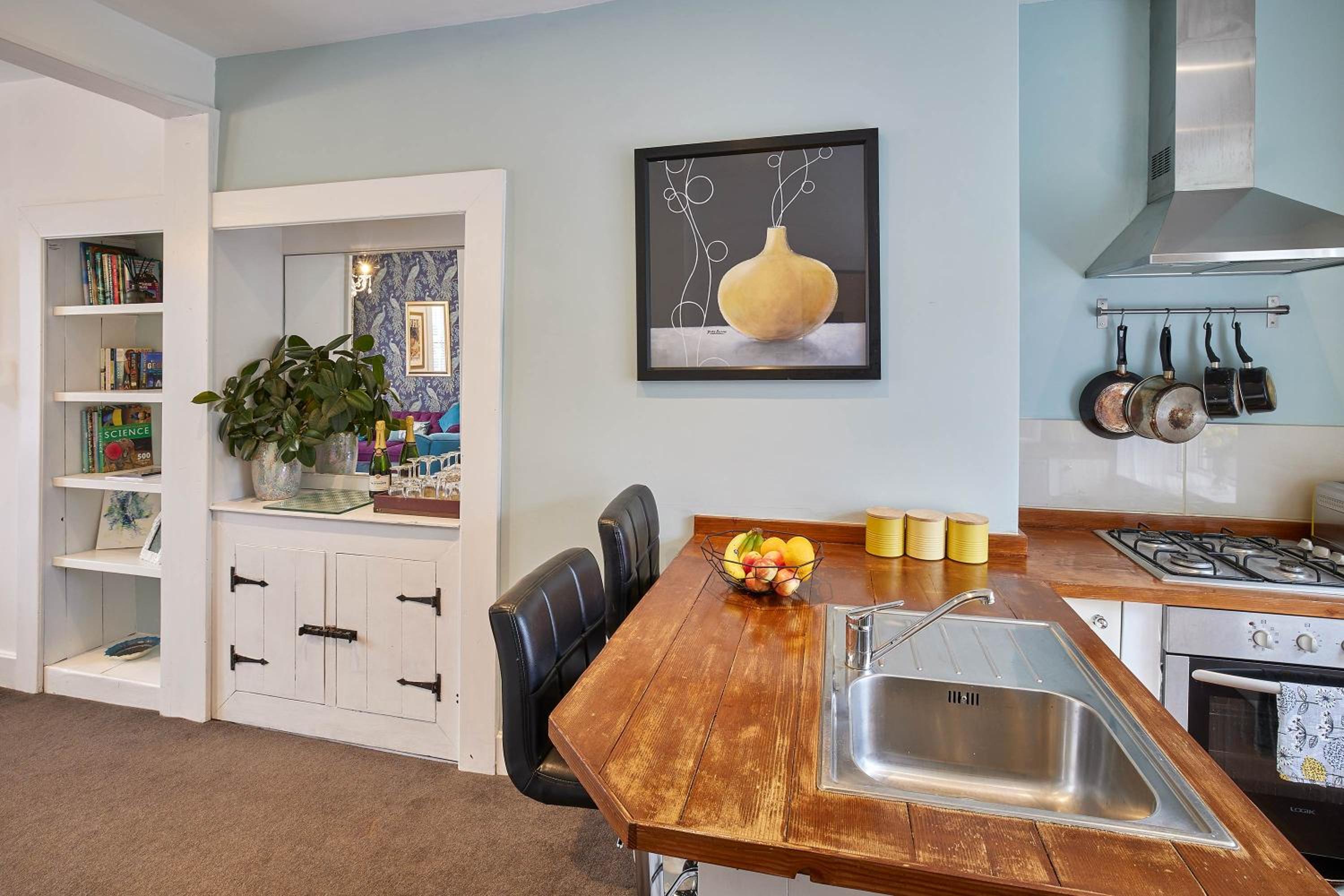 Two-Bedroom Apartment - Photo 2