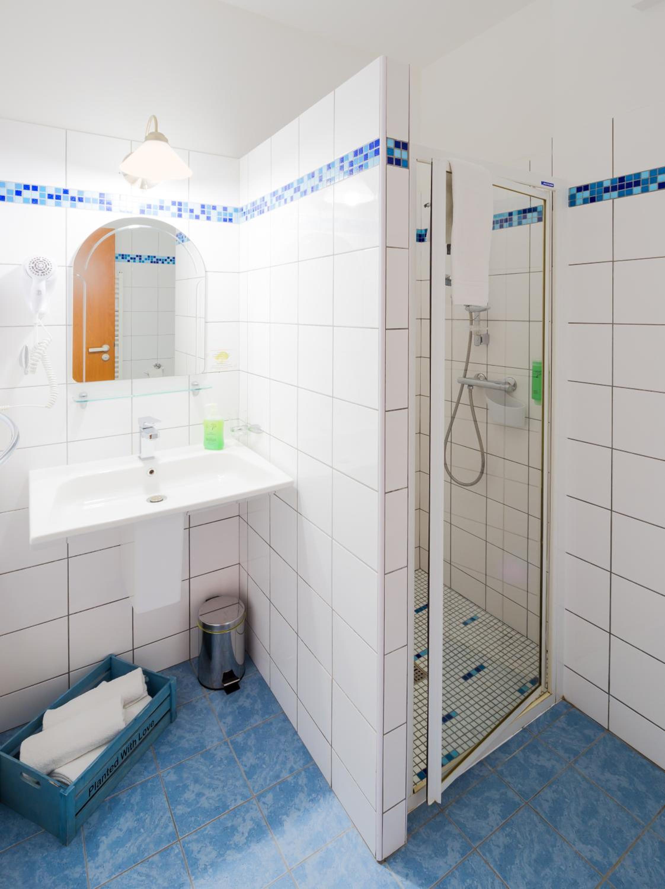 Standard Double or Twin Room photo 3