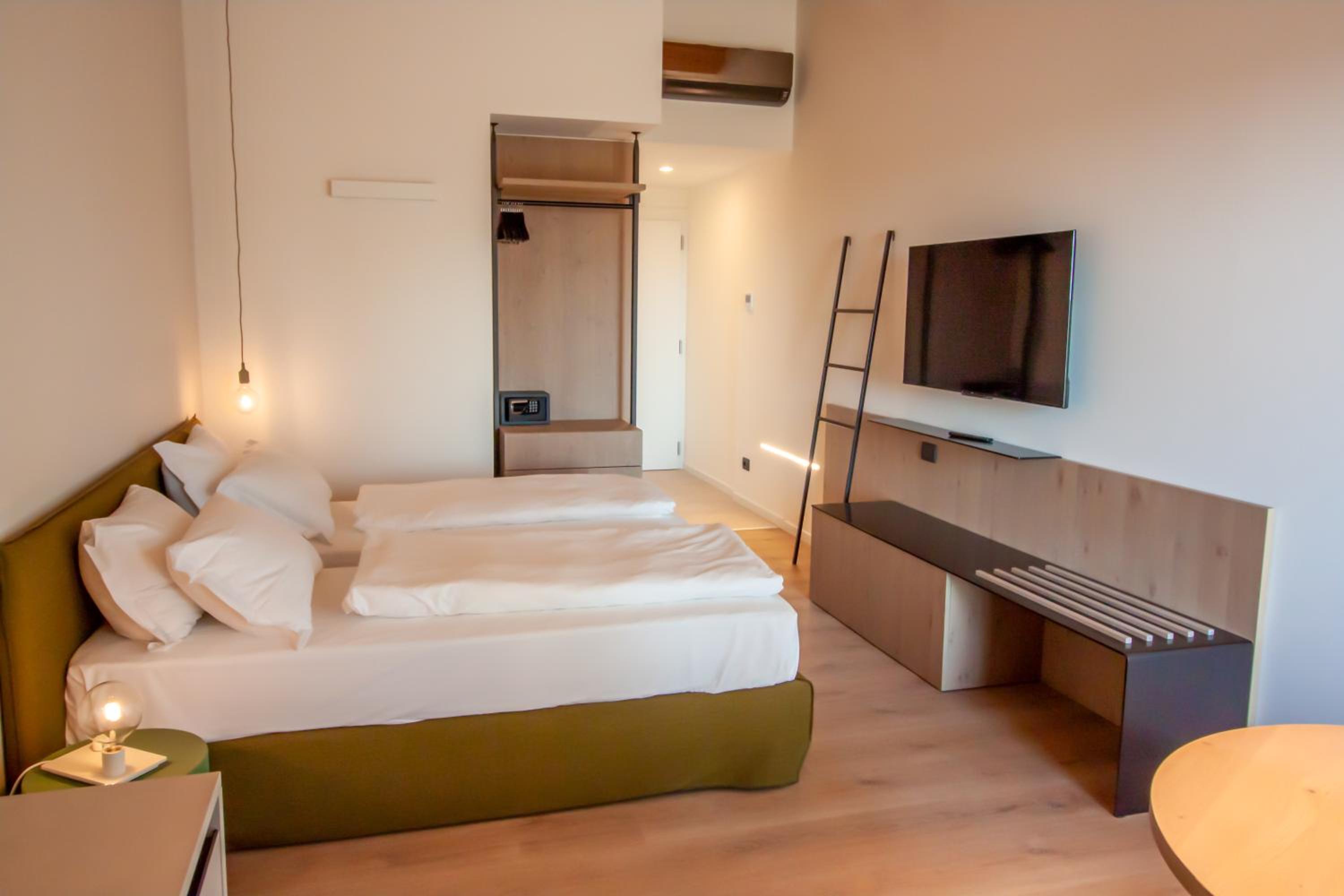 Superior Studio with Terrace - Photo 4