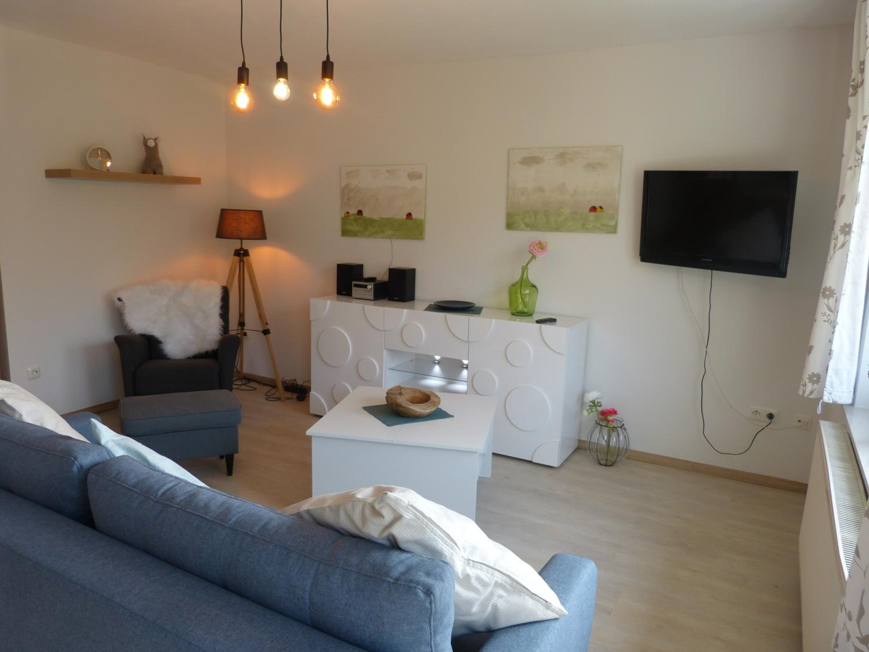 Apartment with Balcony photo 2