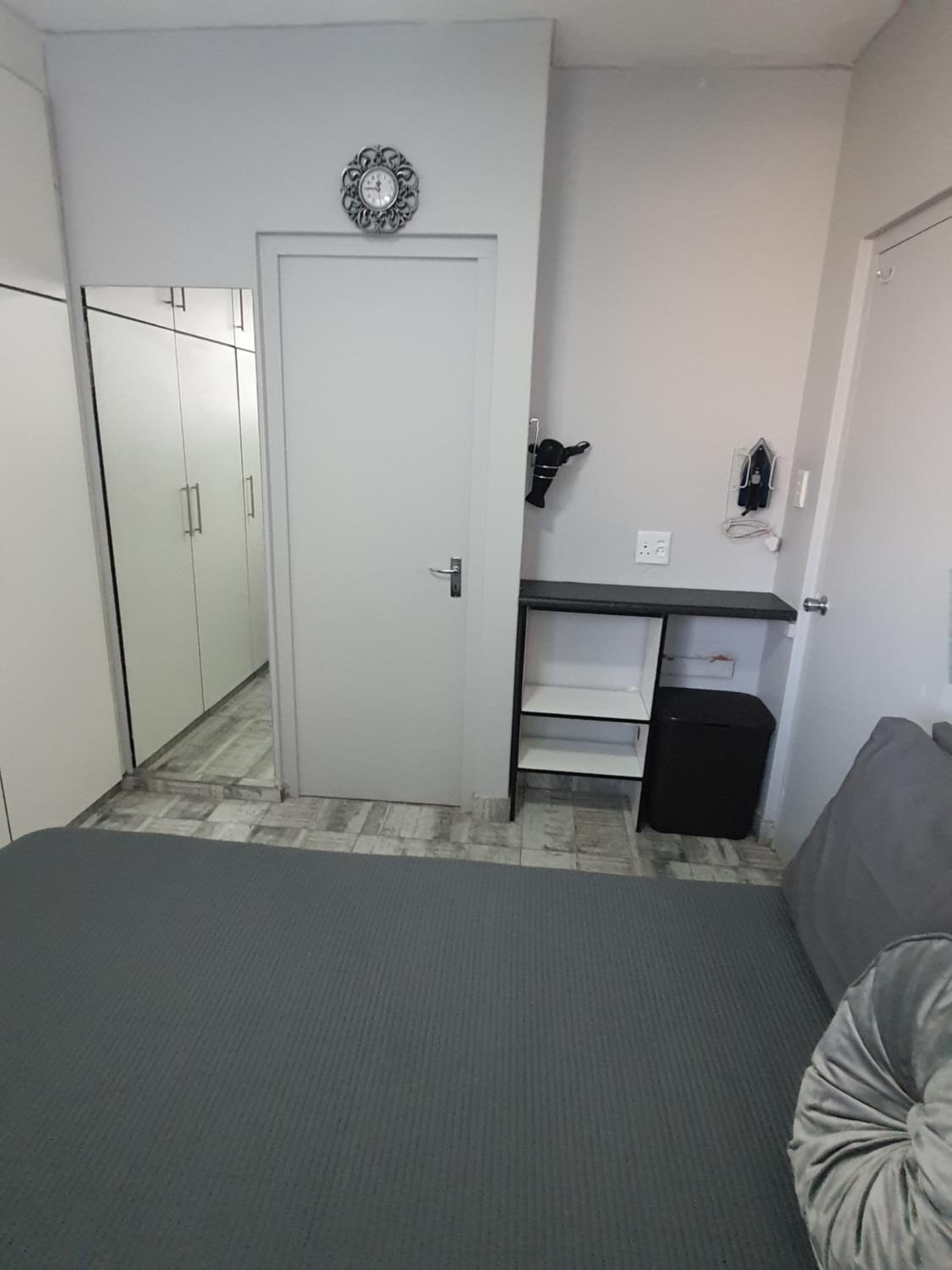 One-Bedroom Apartment - Photo 25