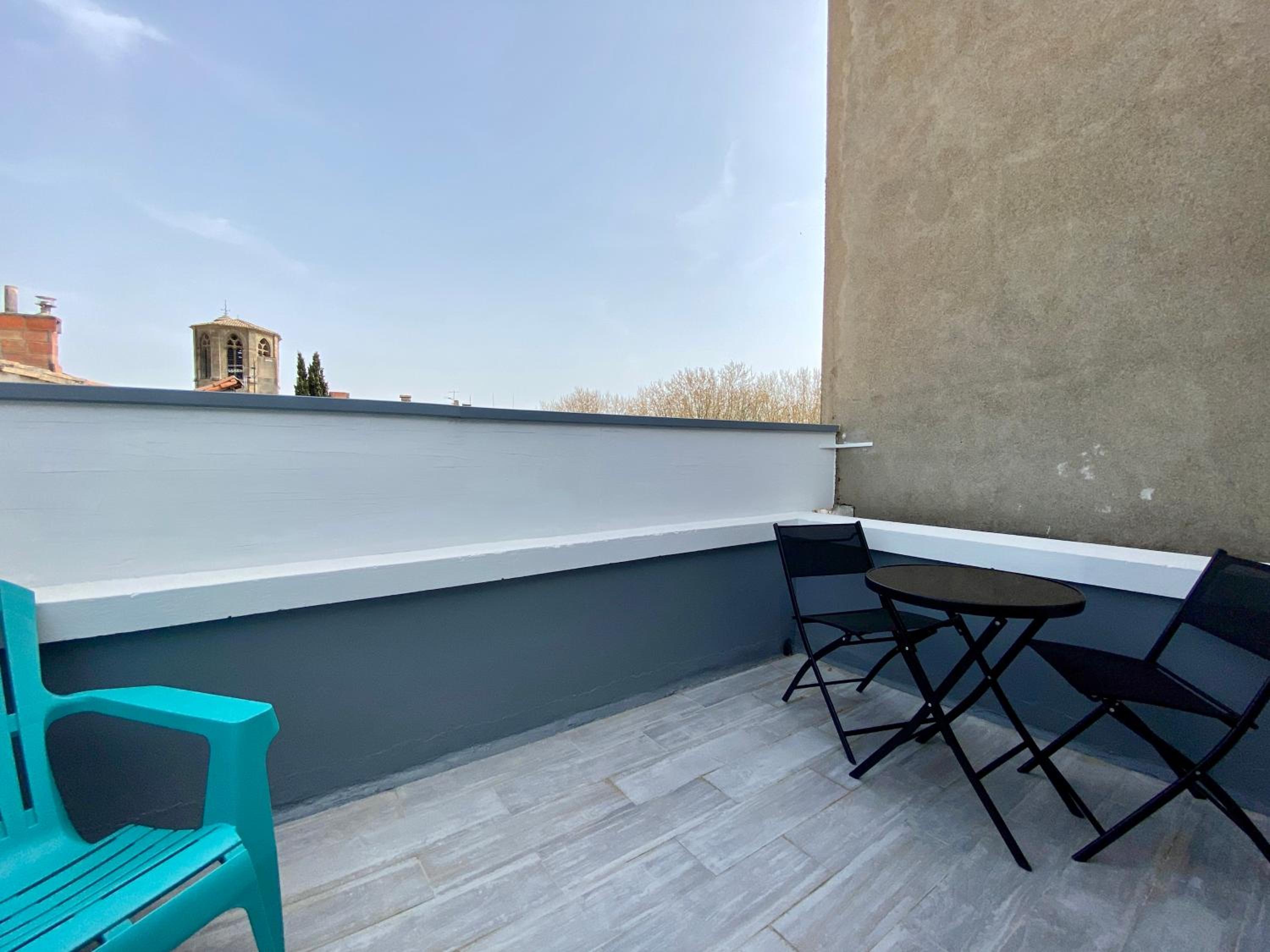 Apartment with Terrace - Photo 4