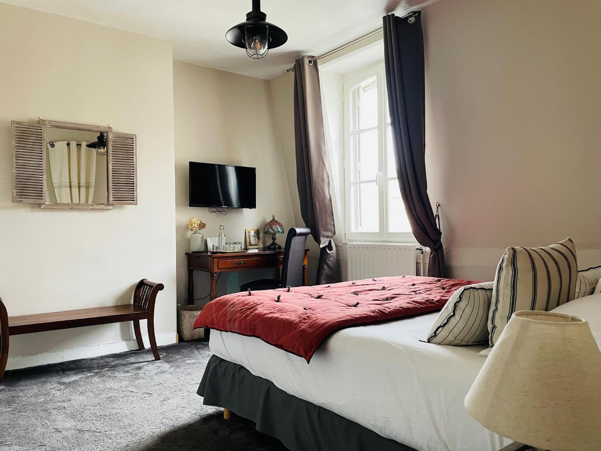 Deluxe Room (2 Adults + 1 Child) photo 3