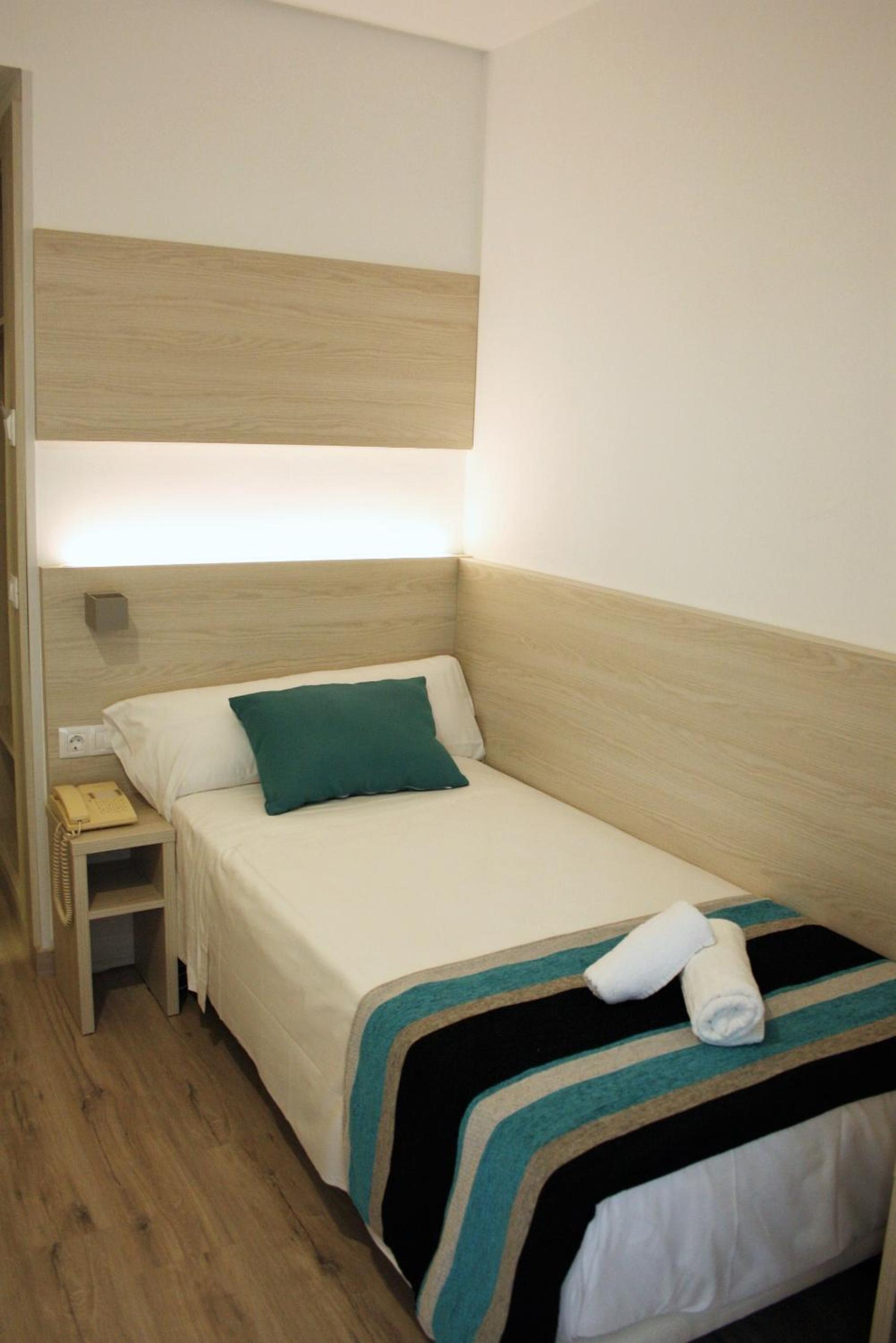 Habitación Sencilla Comfort con Balcón