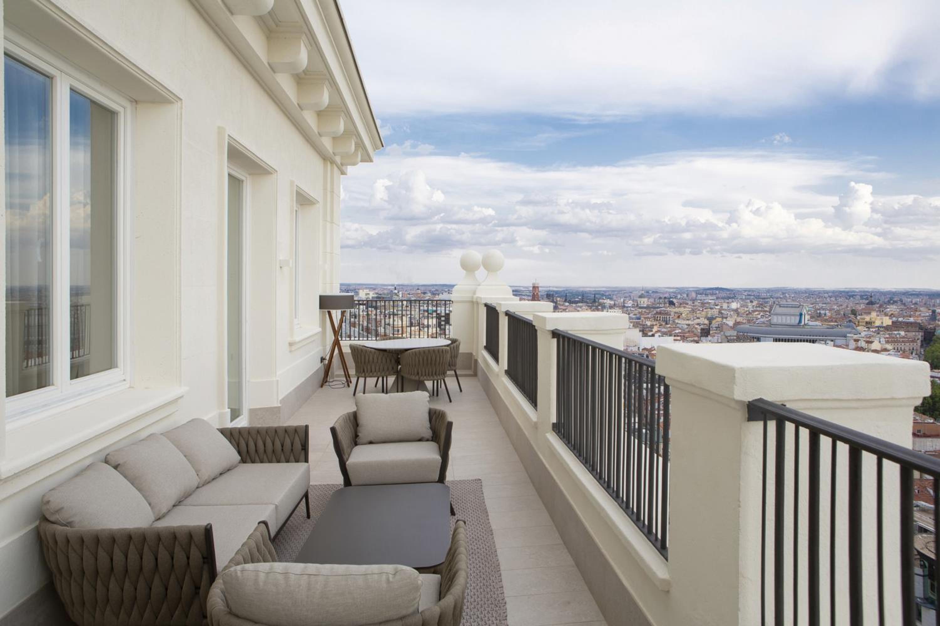 Presidential Suite Package photo 3