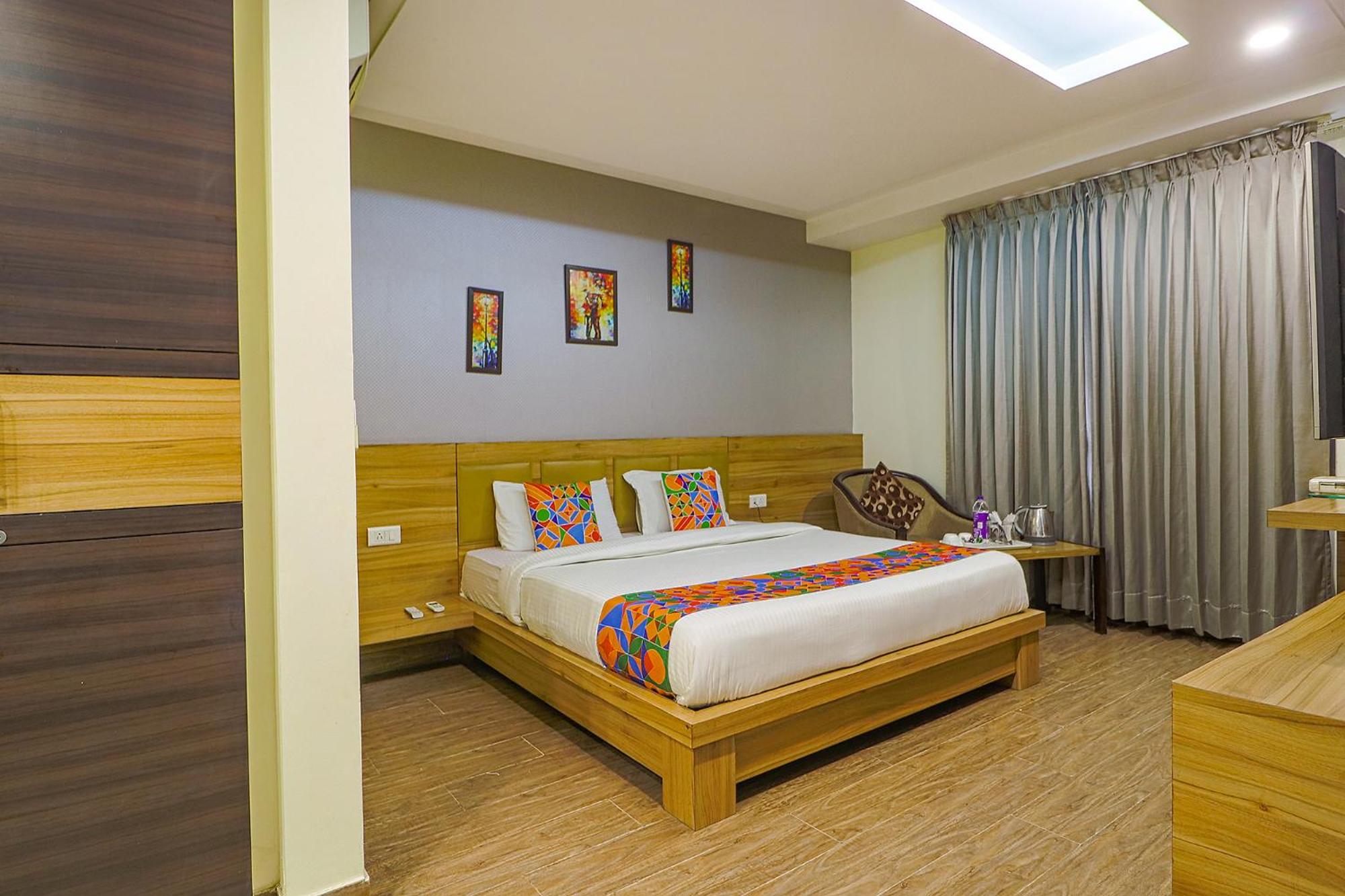 Deluxe Room - Photo 1