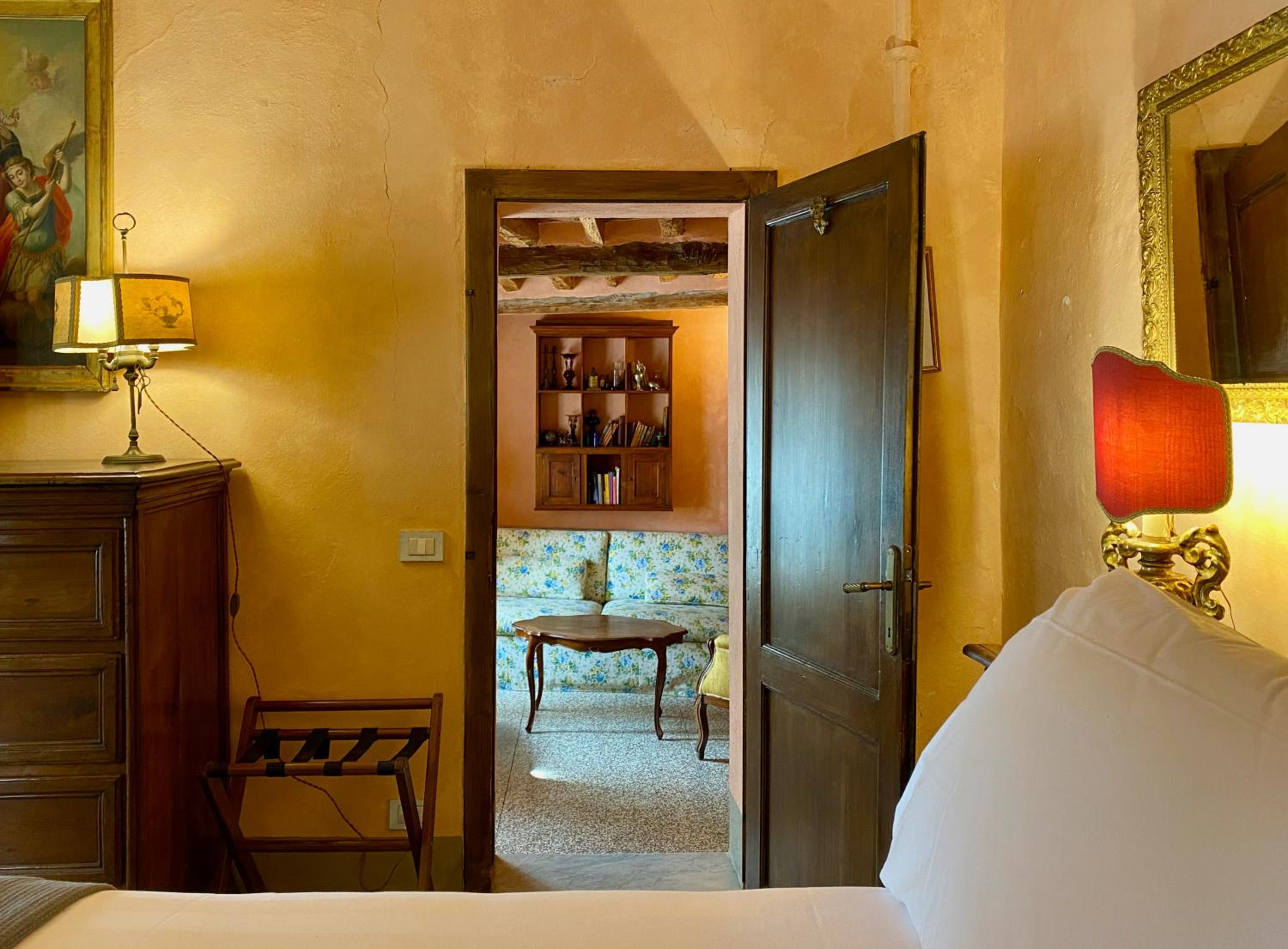 Suite - Photo 8