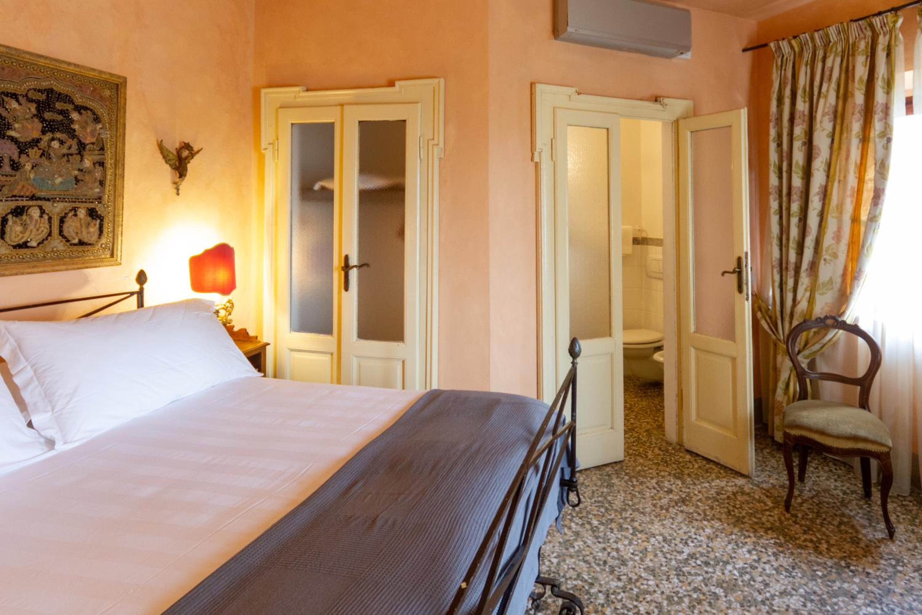 Suite - Photo 6