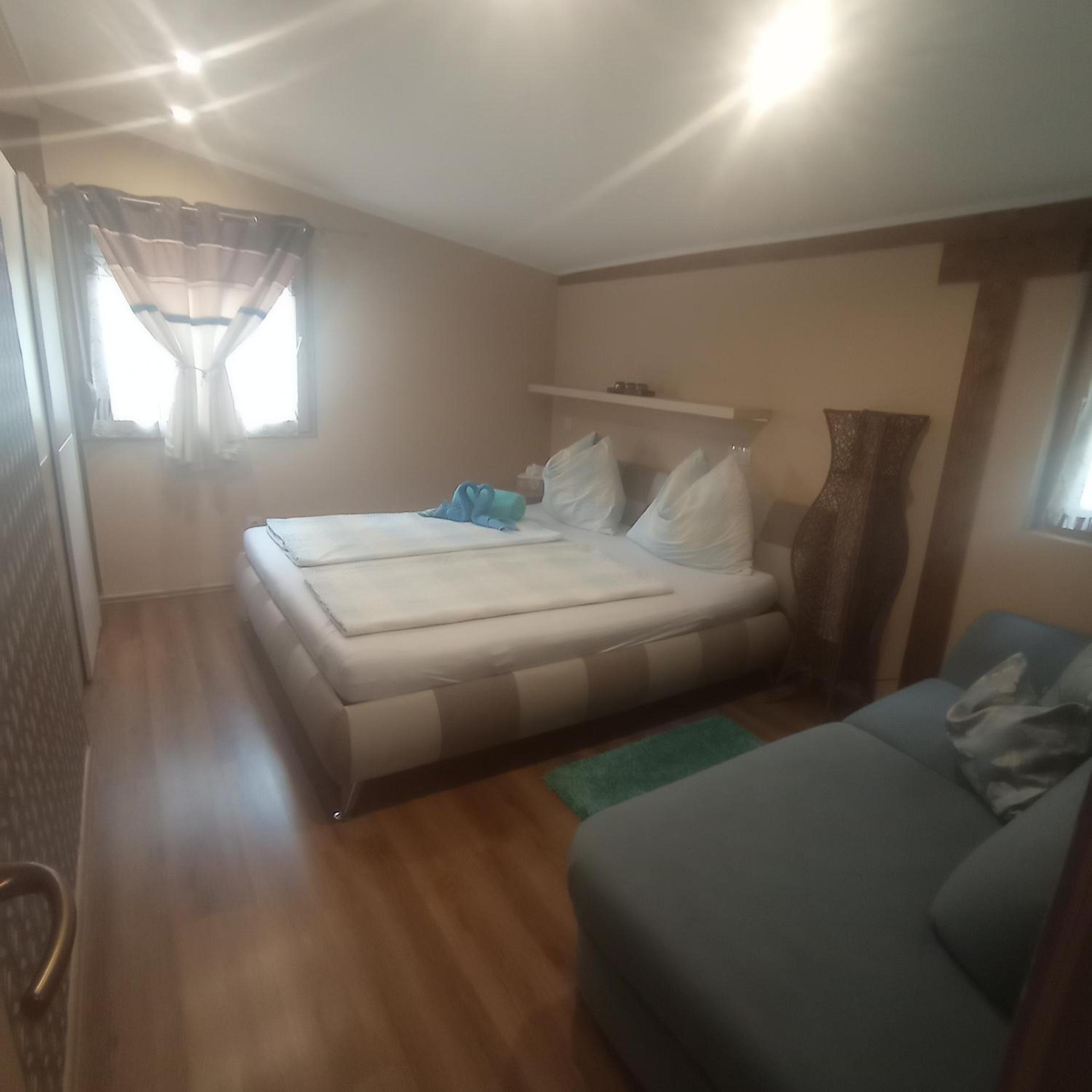 Deluxe Apartment photo 2