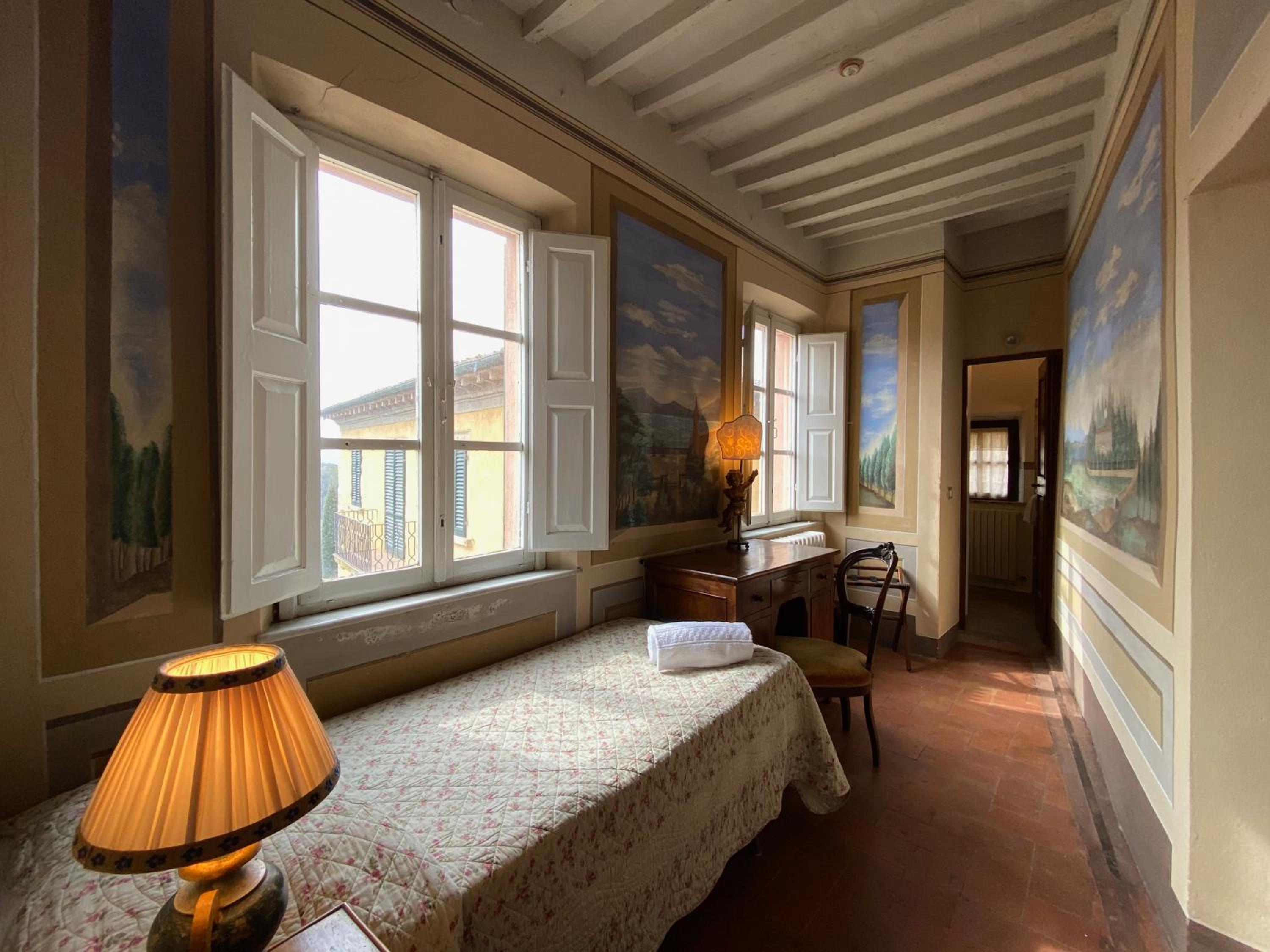 Twin Room - Photo 12