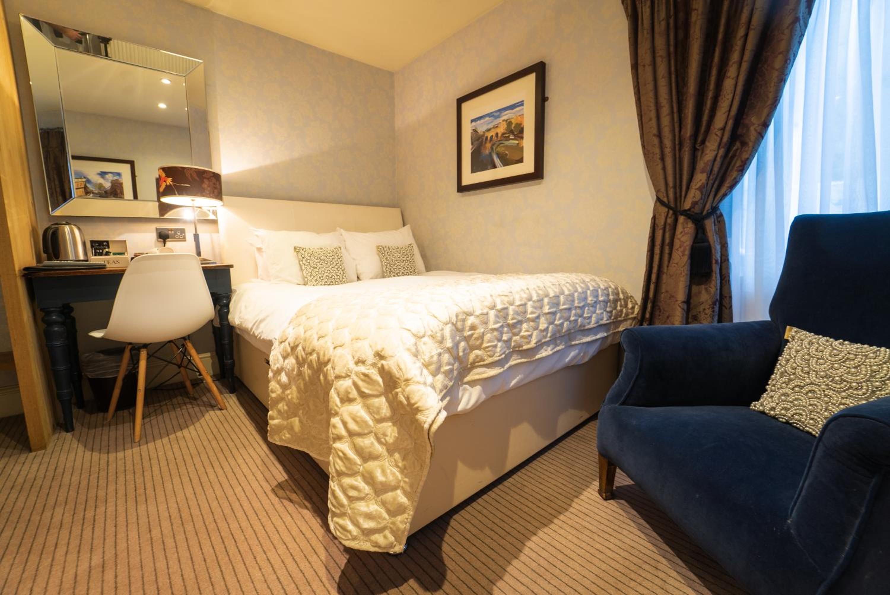 Small Double Room - Photo 3