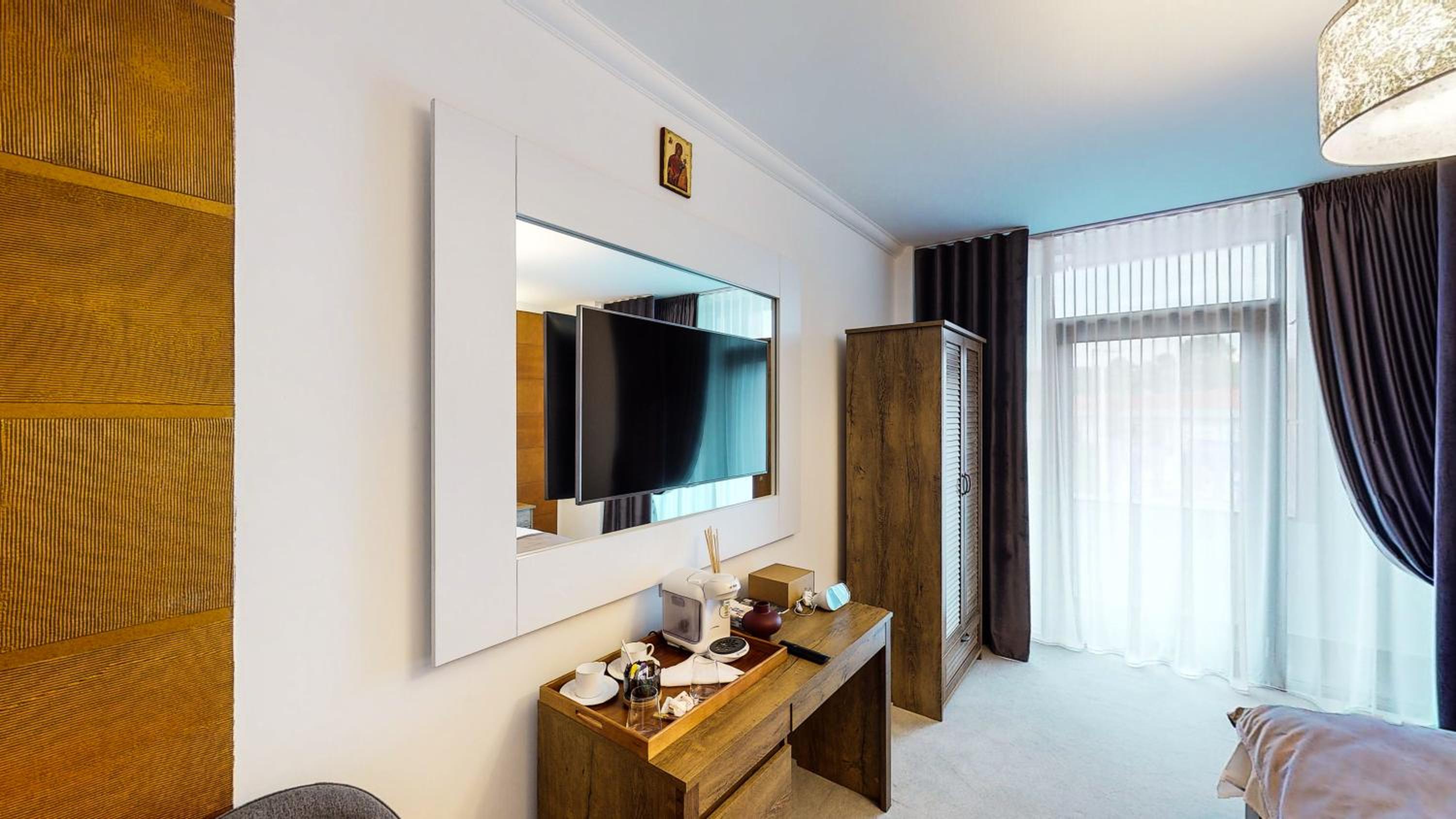 Double or Twin Room with Balcony - Photo 3