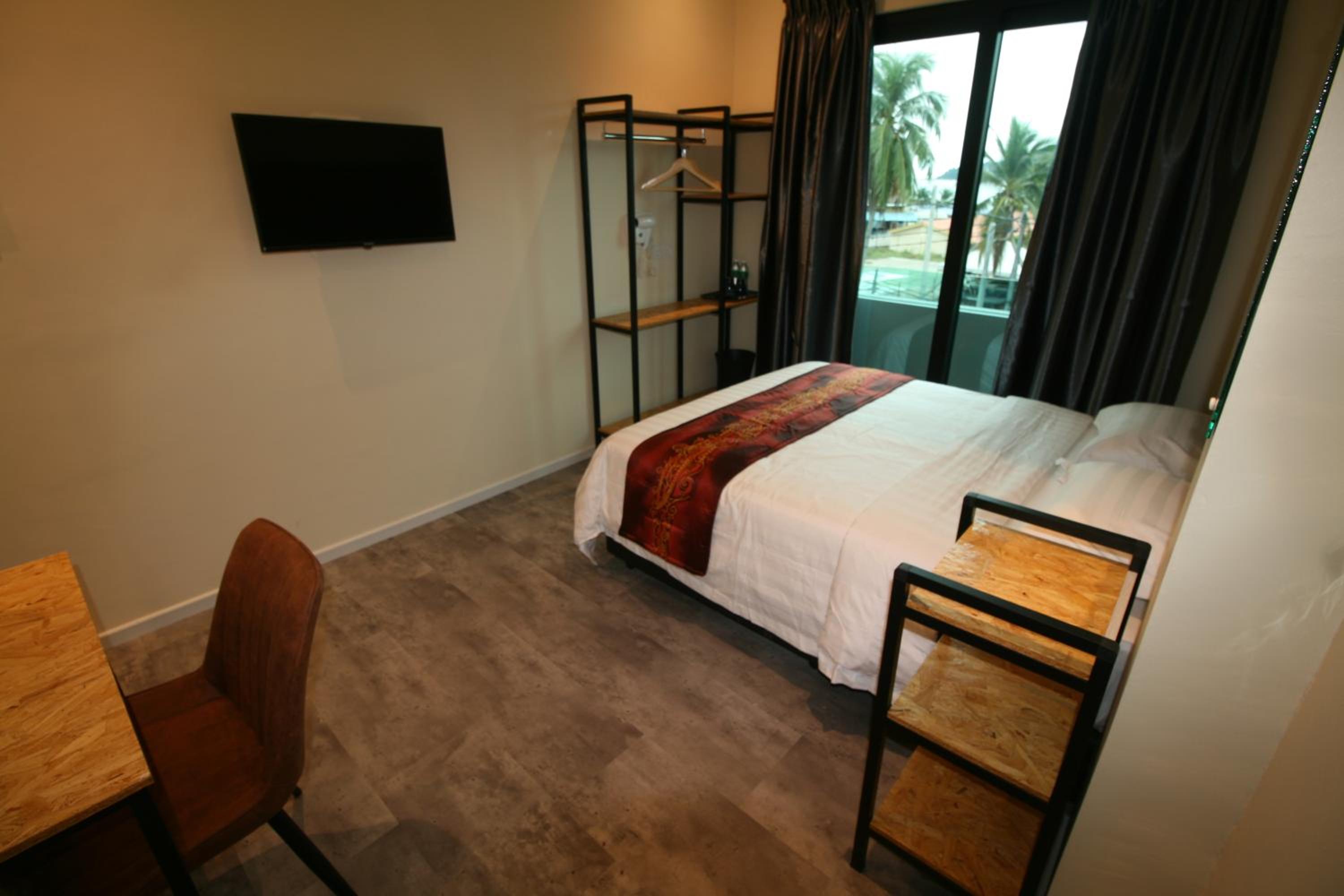 Deluxe Queen Room - Photo 3
