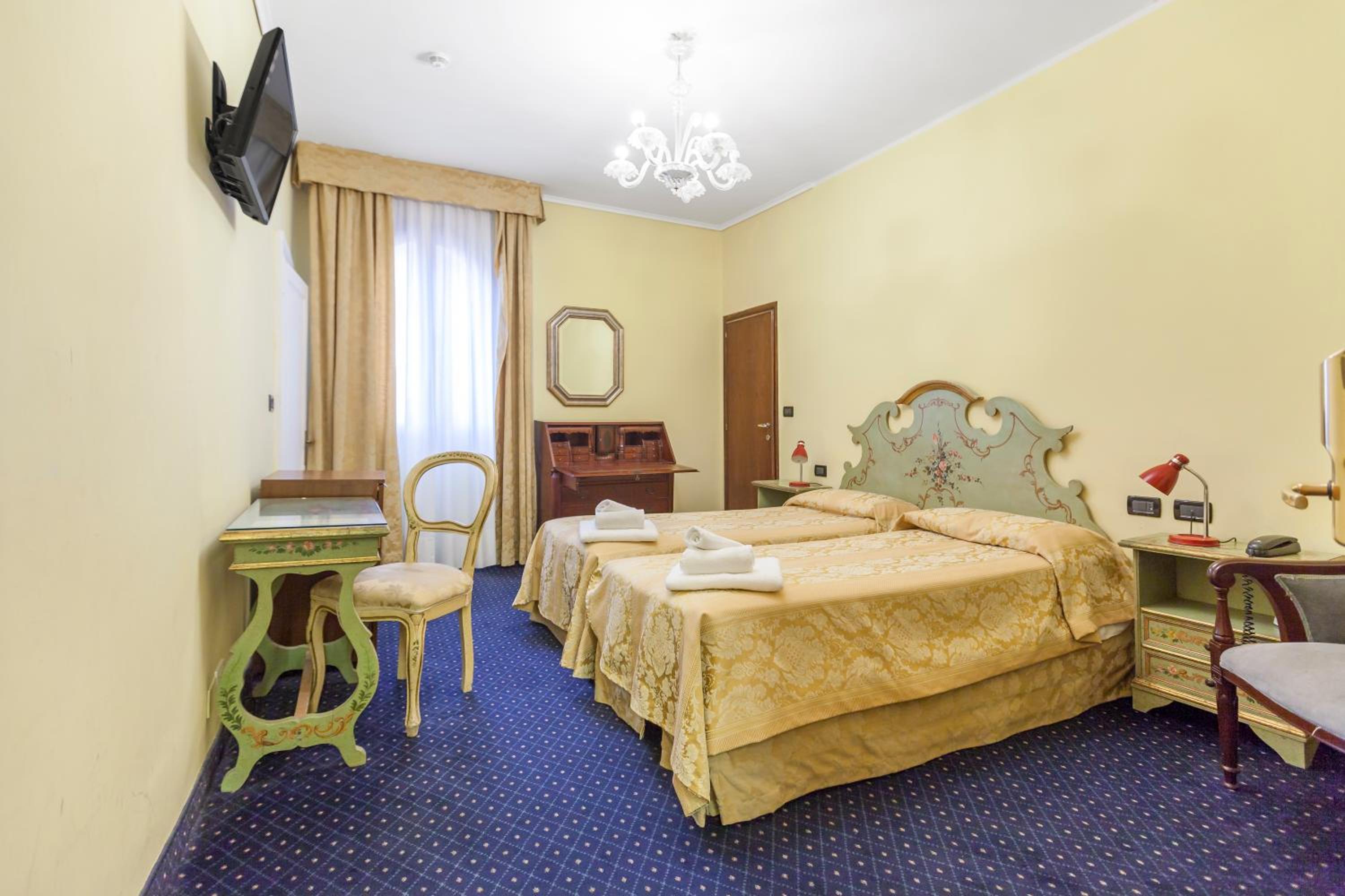 Superior Double or Twin Room photo 1